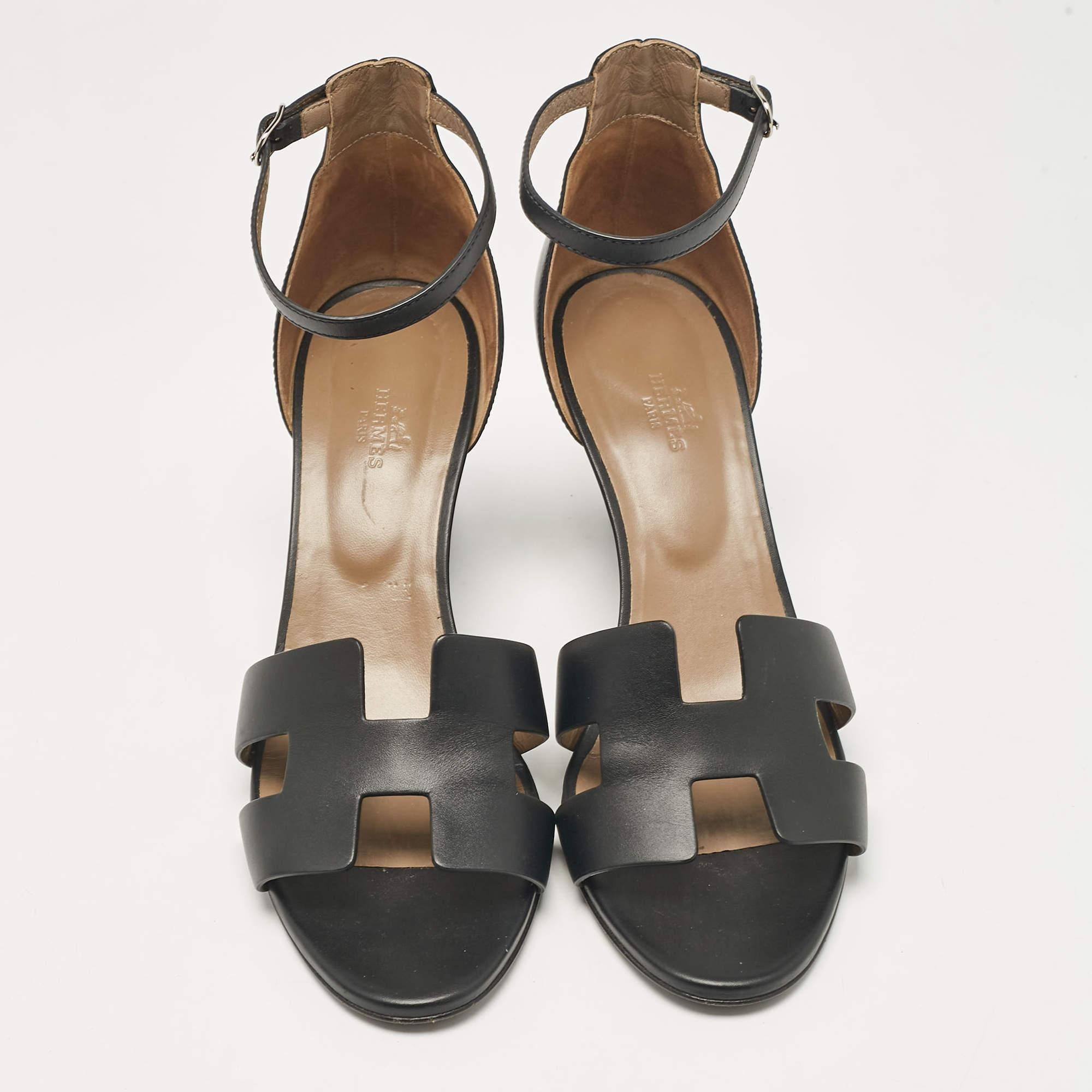 Hermes Black Leather Legend Wedge Sandals Size 42 In Good Condition In Dubai, Al Qouz 2