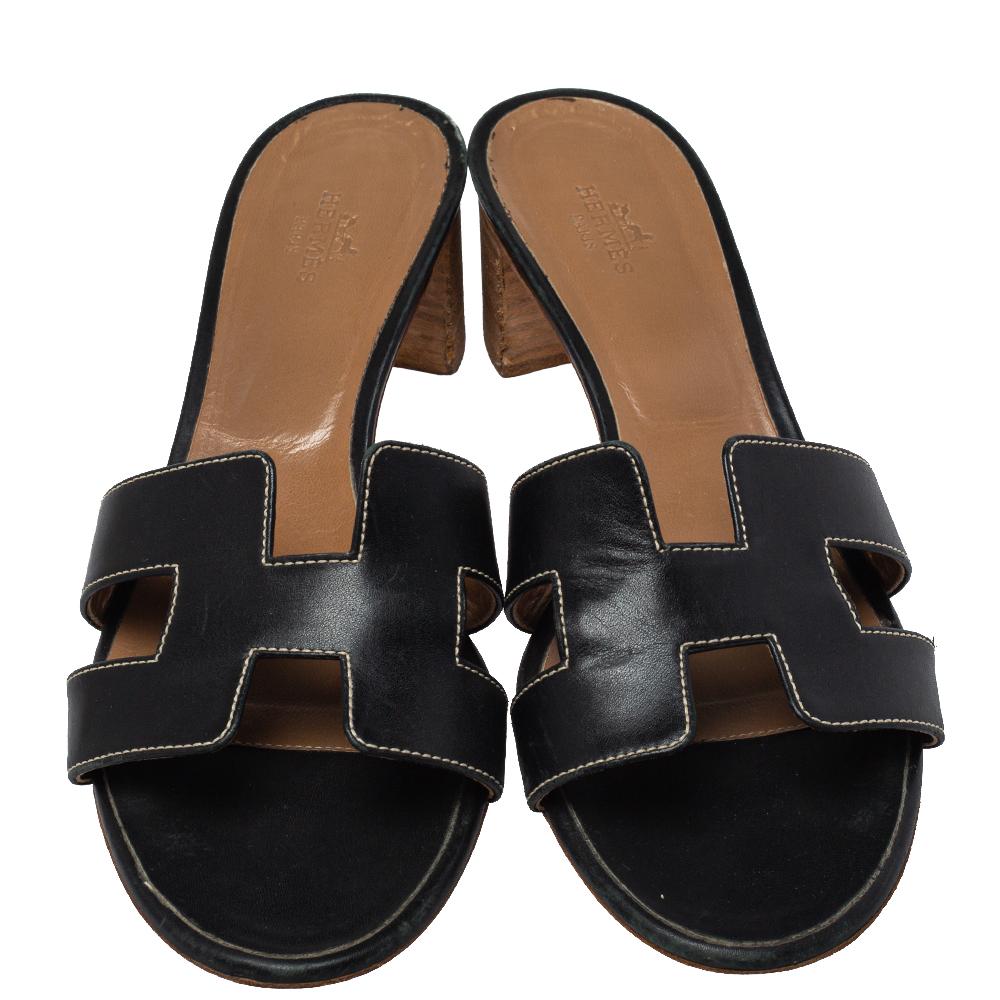 Hermes Schwarz Leder Oasis Slide Sandalen Größe 38 im Zustand „Gut“ in Dubai, Al Qouz 2