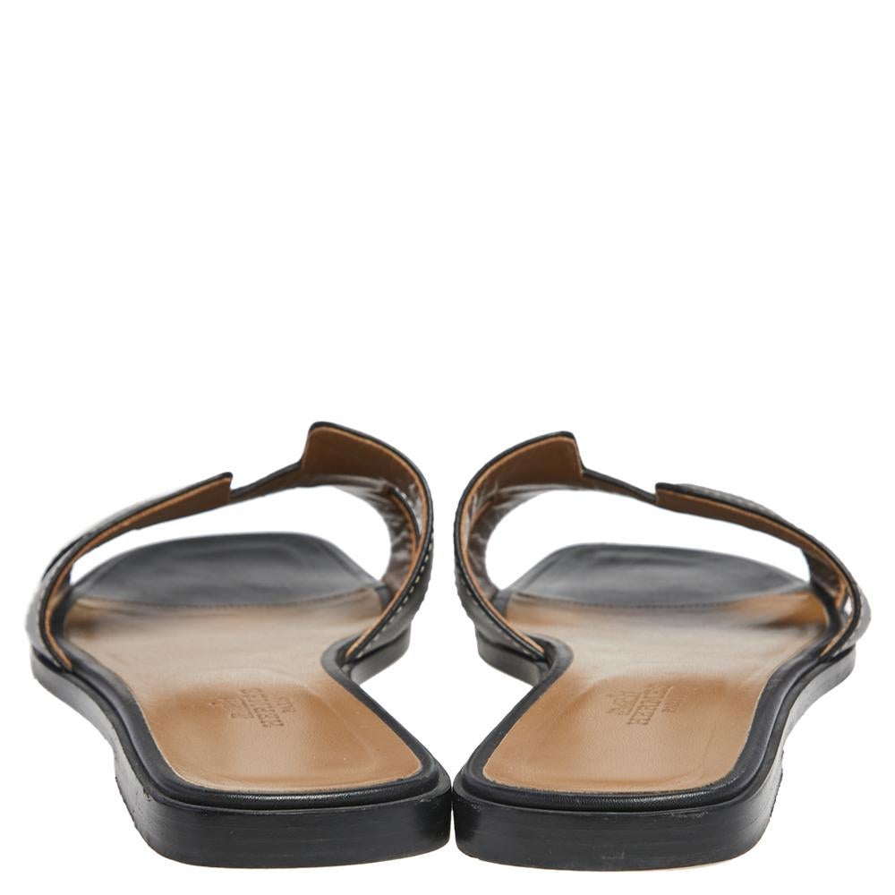 Hermes Black Leather Oran Flat Sandals Size 39 1