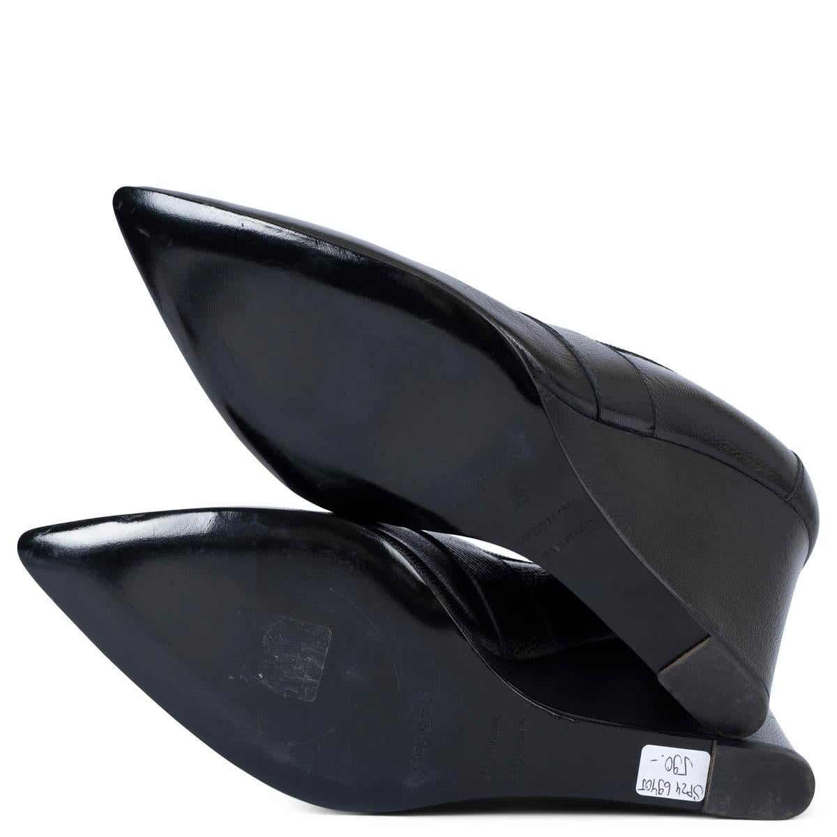 HERMES black leather POINTED TOE WEDGE Pumps Shoes 39 For Sale 2
