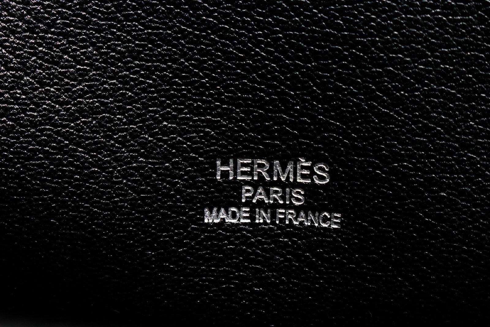 Hermes Black Leather Sac Jypsiere Shoulder Bag In Good Condition In Irvine, CA
