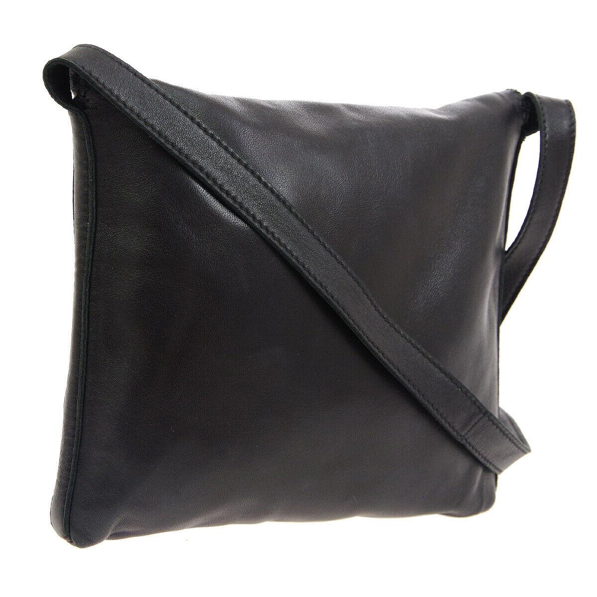 Hermes Black Leather Tassel Small Mini Carryall Shoulder Bag

Leather
Leather lining
Made in France
Shoulder strap 23