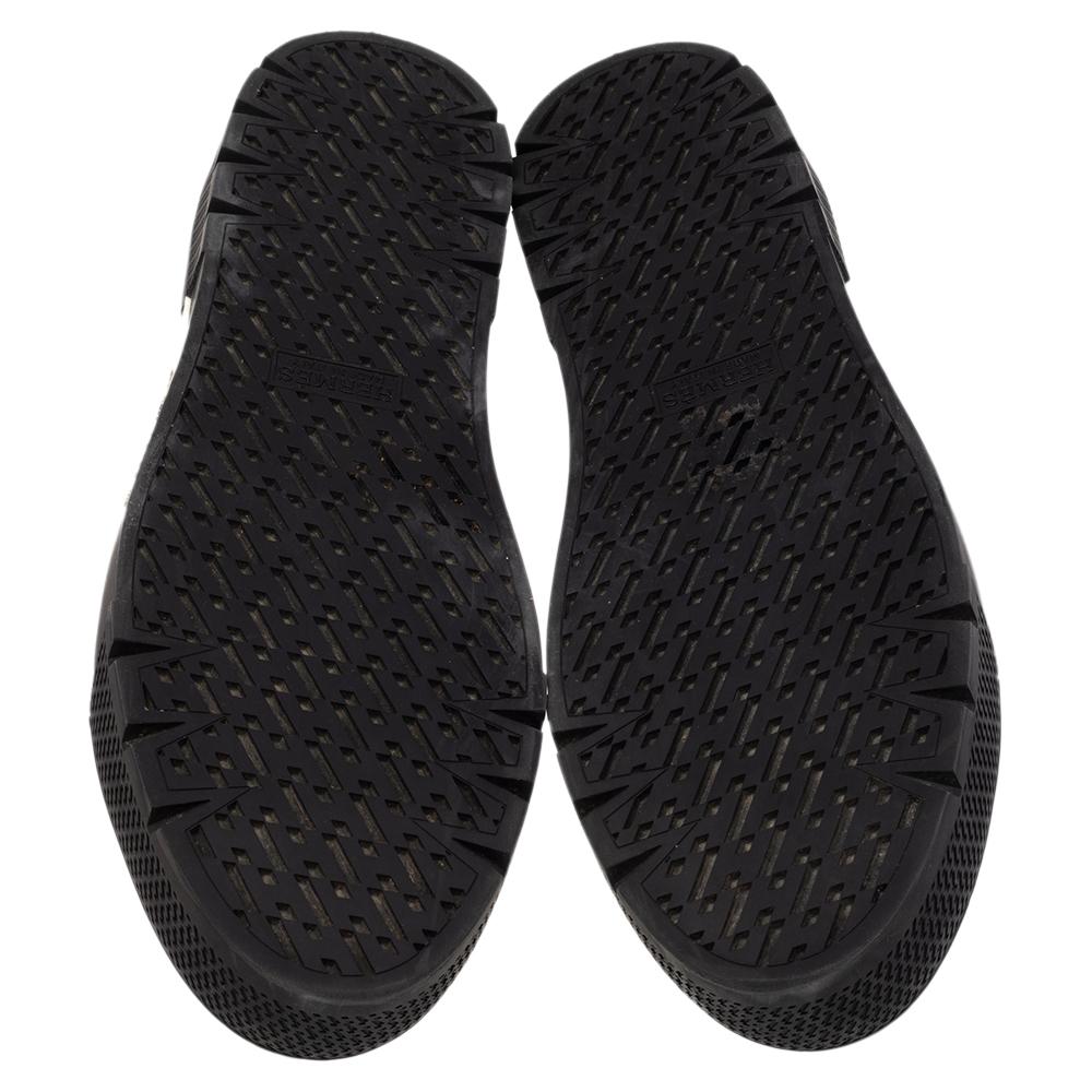 Hermès - Baskets basses en cuir noir imprimé Voltage Jungle Love Taille 39.5 Bon état à Dubai, Al Qouz 2