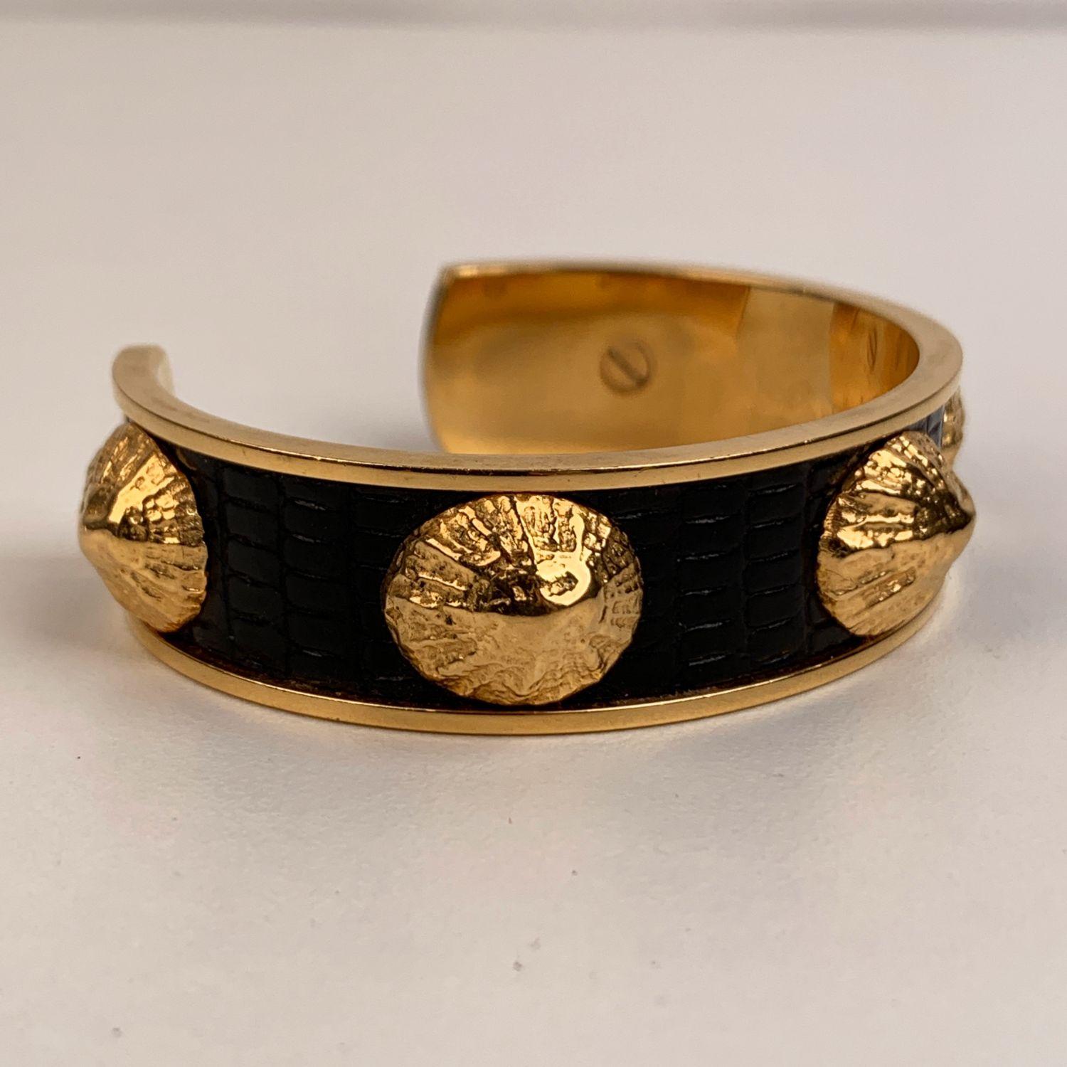 Hermes Black Lizard Leather Oyster Shell Cuff Bangle Bracelet In Excellent Condition In Rome, Rome