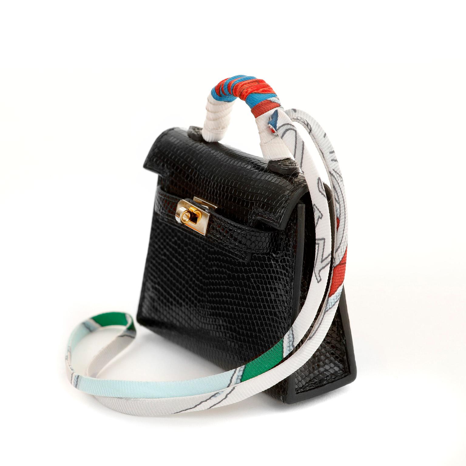 Hermès Black Lizard Micro Kelly Bag Charm mit Twilly im Angebot 1