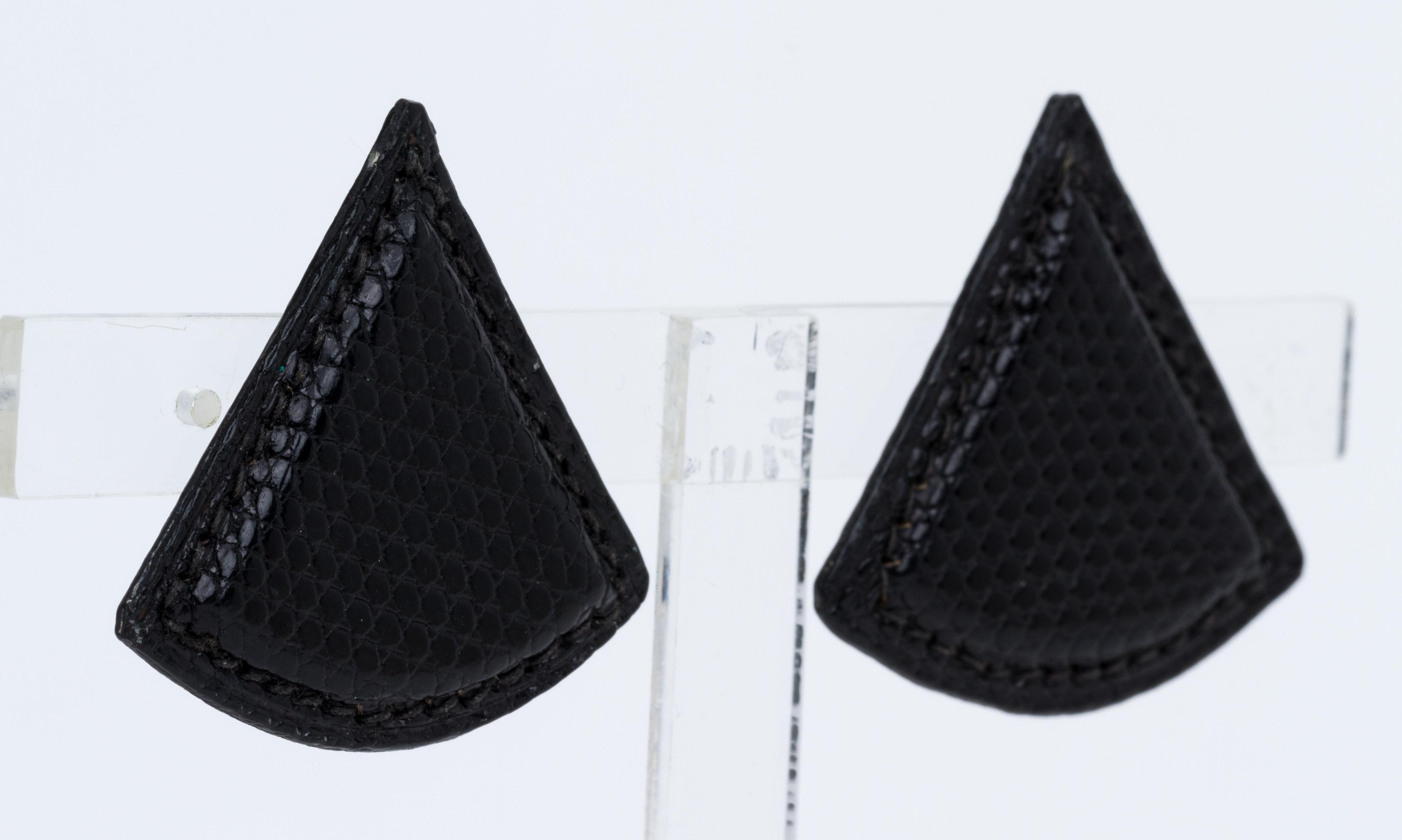 Hermes vintage chic lizard leather triangle clip earrings. Come with velvet pouch.