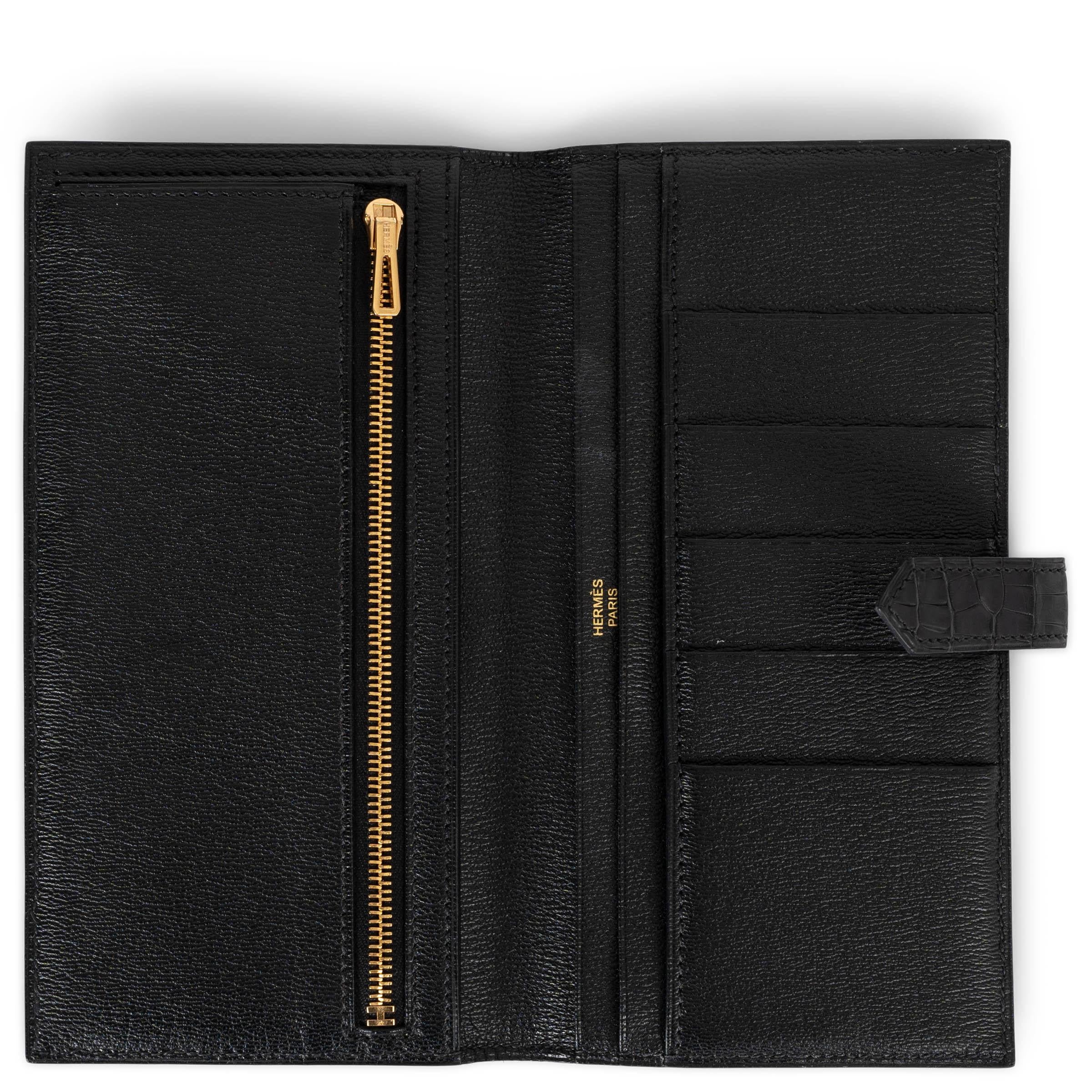 HERMES black MATTE CROC BEARN Wallet Ghw In Excellent Condition For Sale In Zürich, CH