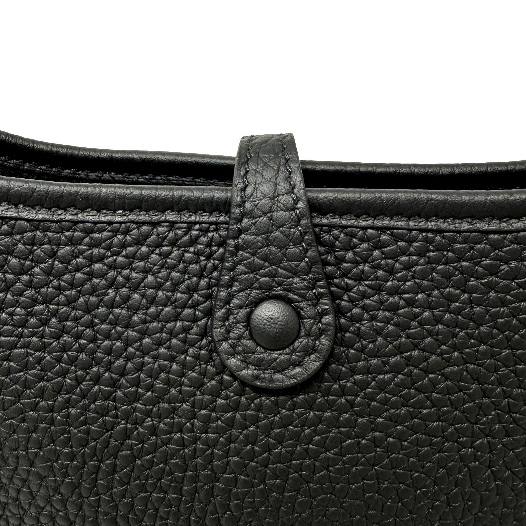 Hermes Noir Mini Evelyne 16 TPM Clemence Leather Crossbody GHW en vente 5