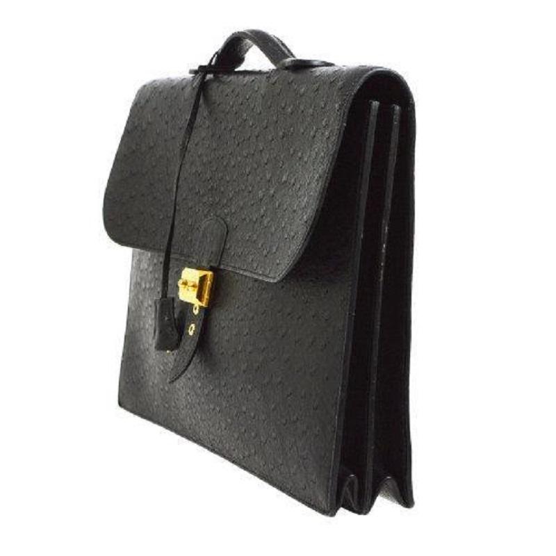 HERMES Bolsa Maletín de viaje para hombre en piel exótica de avestruz negra Sac A Depeches en Bueno estado para la venta en Chicago, IL
