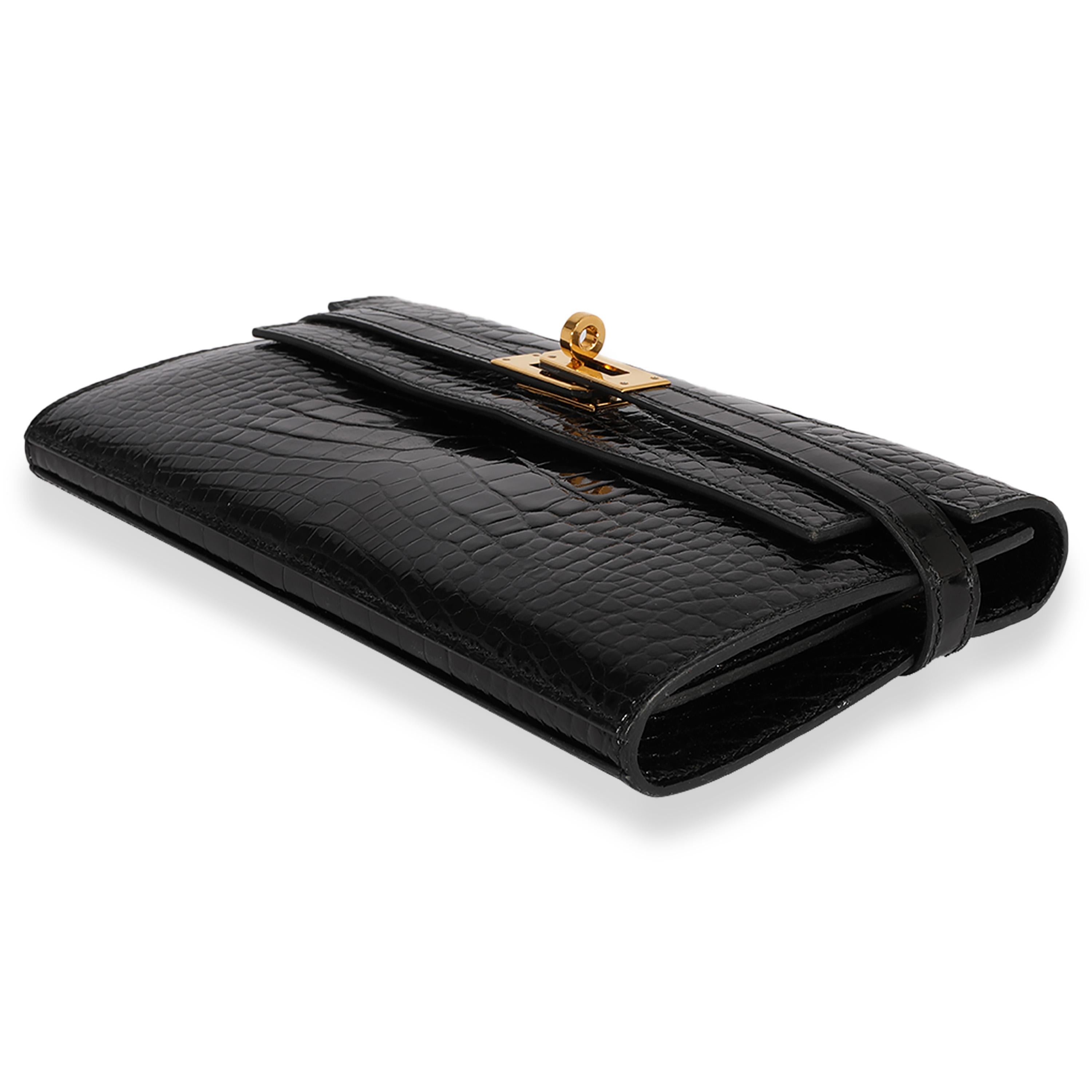 Hermès Black Shiny Alligator Classic Kelly Wallet GHW In Excellent Condition In New York, NY