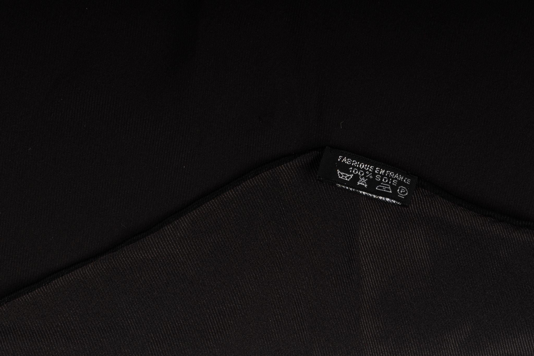 Noir Hermès - Châle diamant en soie noire