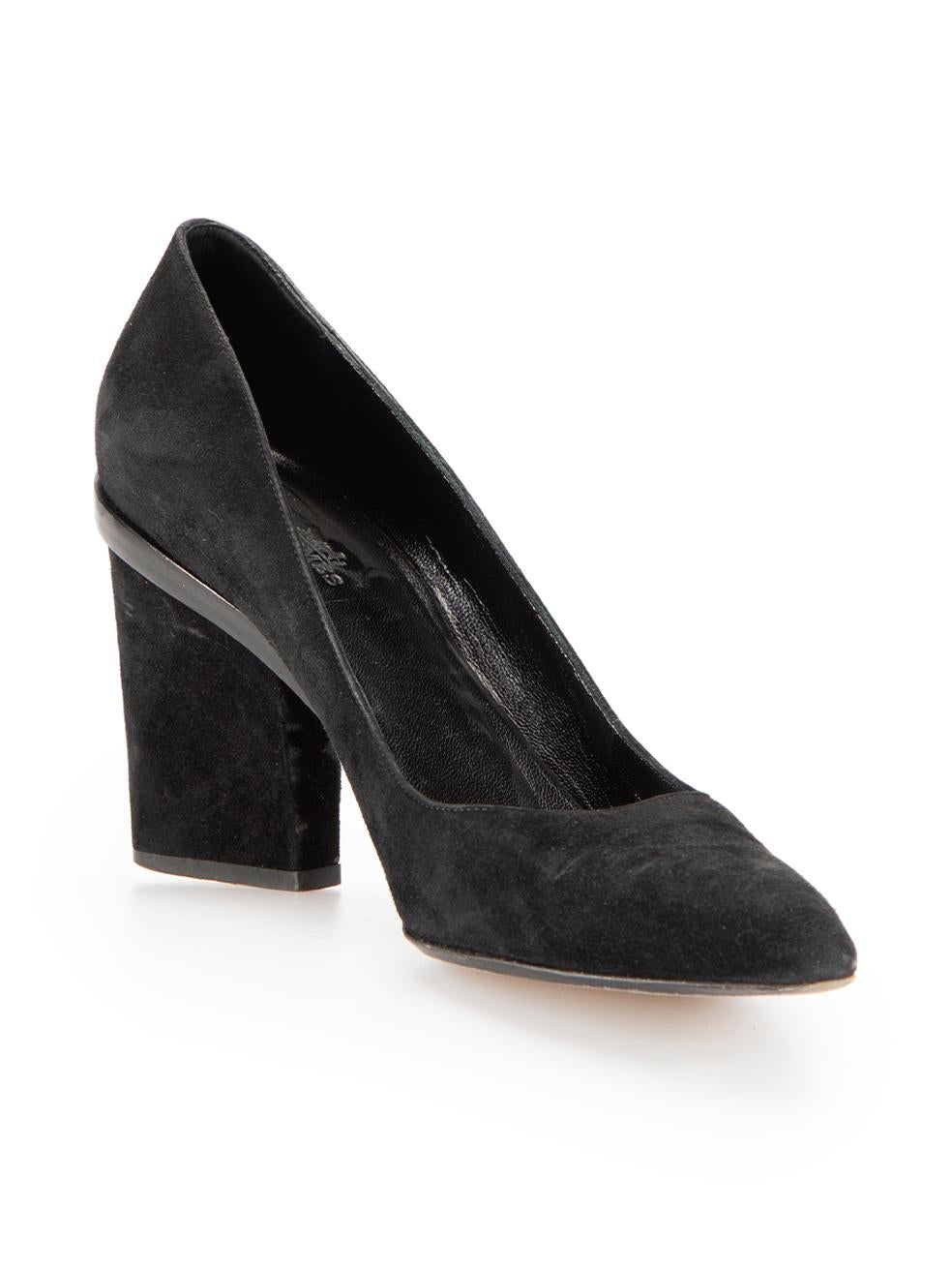 CONDITION is Very good. Minimal wear to pumps is evident. Minimal pilling to overall suede with abrasion to left rear heel on this used Hermès designer resale item.
 
 Details
 Black
 Suede
 Slip-on pumps
 Point-toe
 Block heel
 Wooden sole detail
