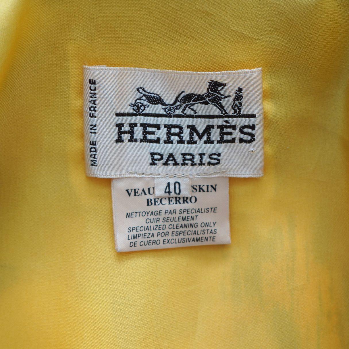 Hermès Black Suede Yellow Silk Concerto Violinist Zip Vest 40 en venta 5