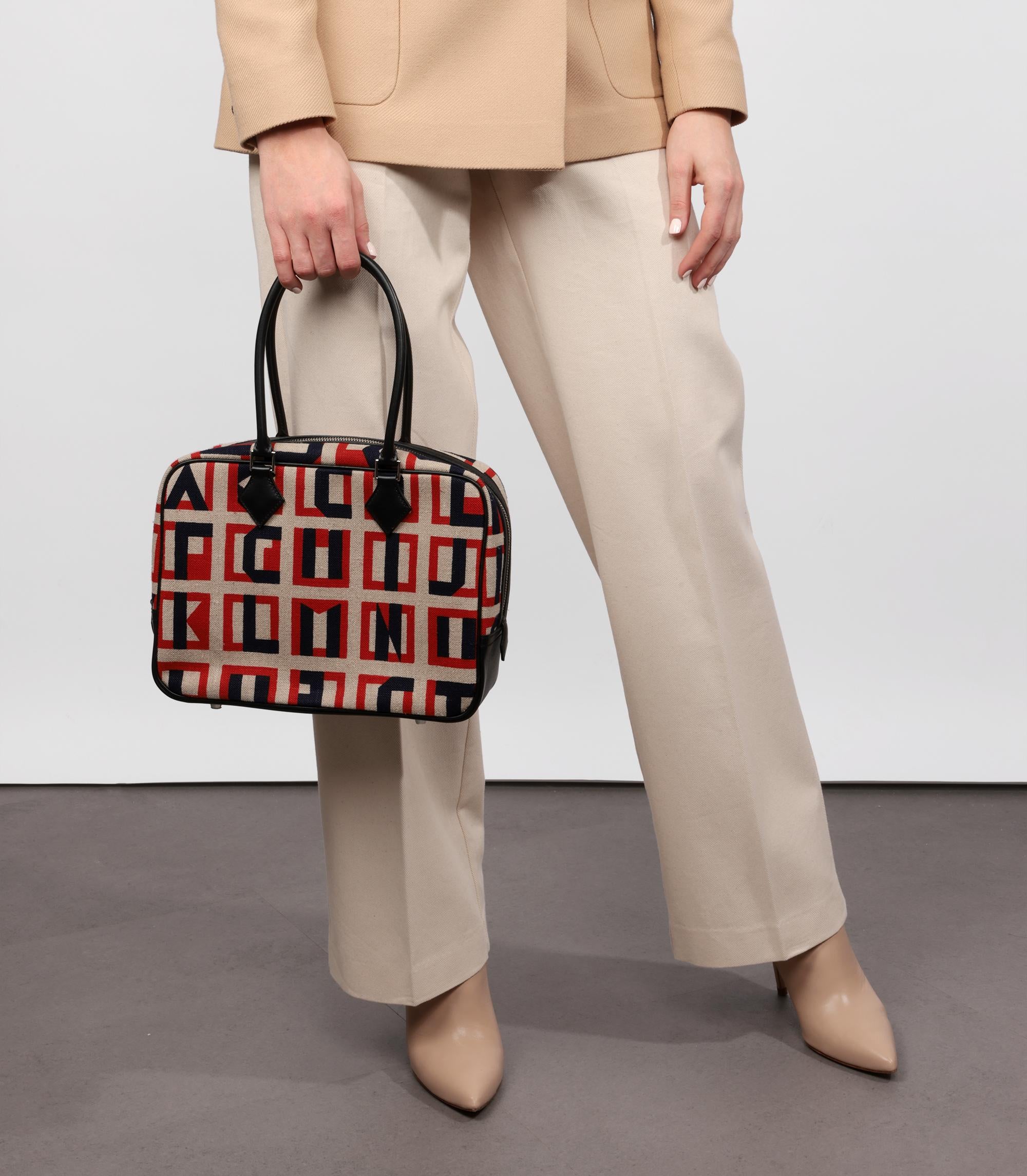 Hermès Black Swift Leather & Lettres au Carré Toile de Camp Plume 28

Product Details
Xupes Ref: HB4417
Brand: Hermès
Model: Plume 28cm
Type: Tote
Serial Number: C
Age: 2018
Accompanied By: Hermès Dust Bag, Box, Rain Cover
Colour: Black, Beige, Red,