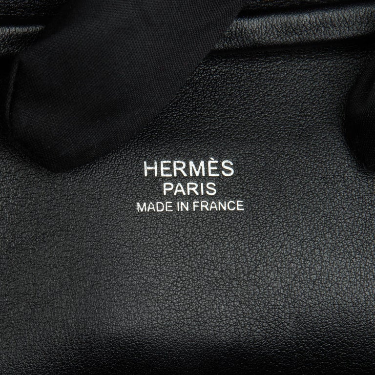 Hermès BLACK SWIFT LEATHER and LETTRES AU CARRÉ TOILE DE CAMP PLUME 28 For  Sale at 1stDibs