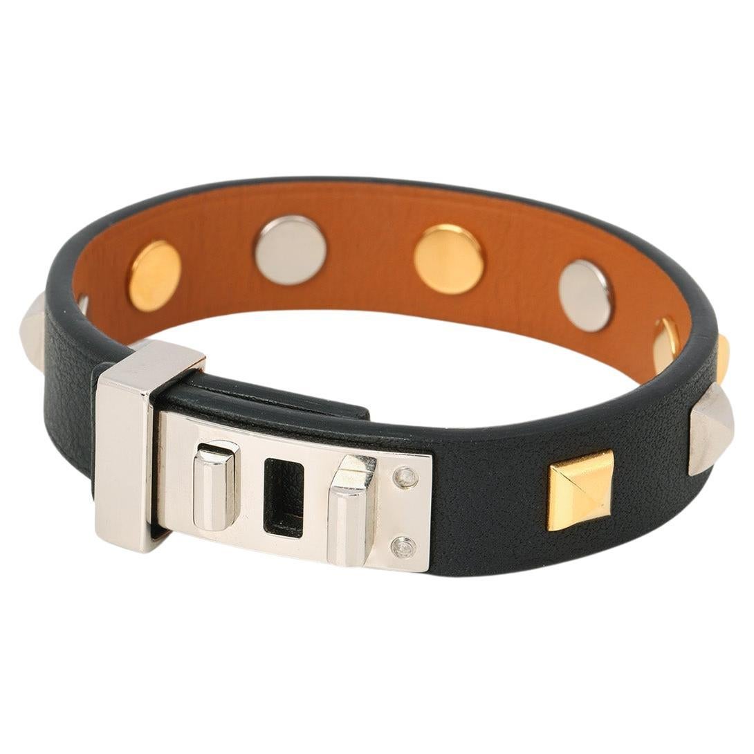 Hermès - Bracelet en cuir Swift noir avec mini chien Clous Carres en vente