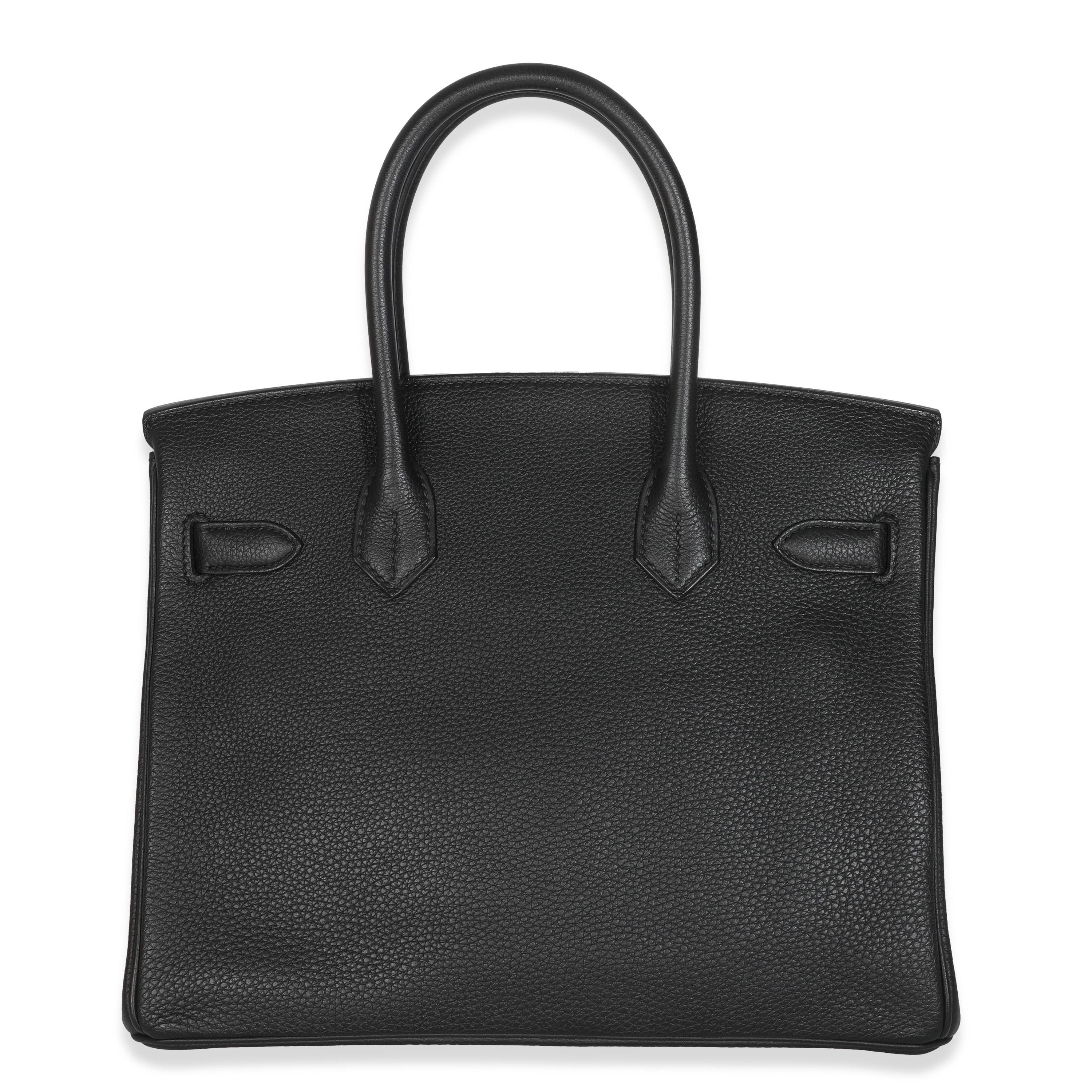 Hermès Birkin 30 GHW nera Togo
SKU: M147274

Descrizione delle condizioni: L'inafferrabile borsa Birkin di Hermès è stata disegnata dopo che l'allora direttore artistico, Jean-Louis Dumas, era seduto accanto a Jane Birkin su un volo da Parigi a