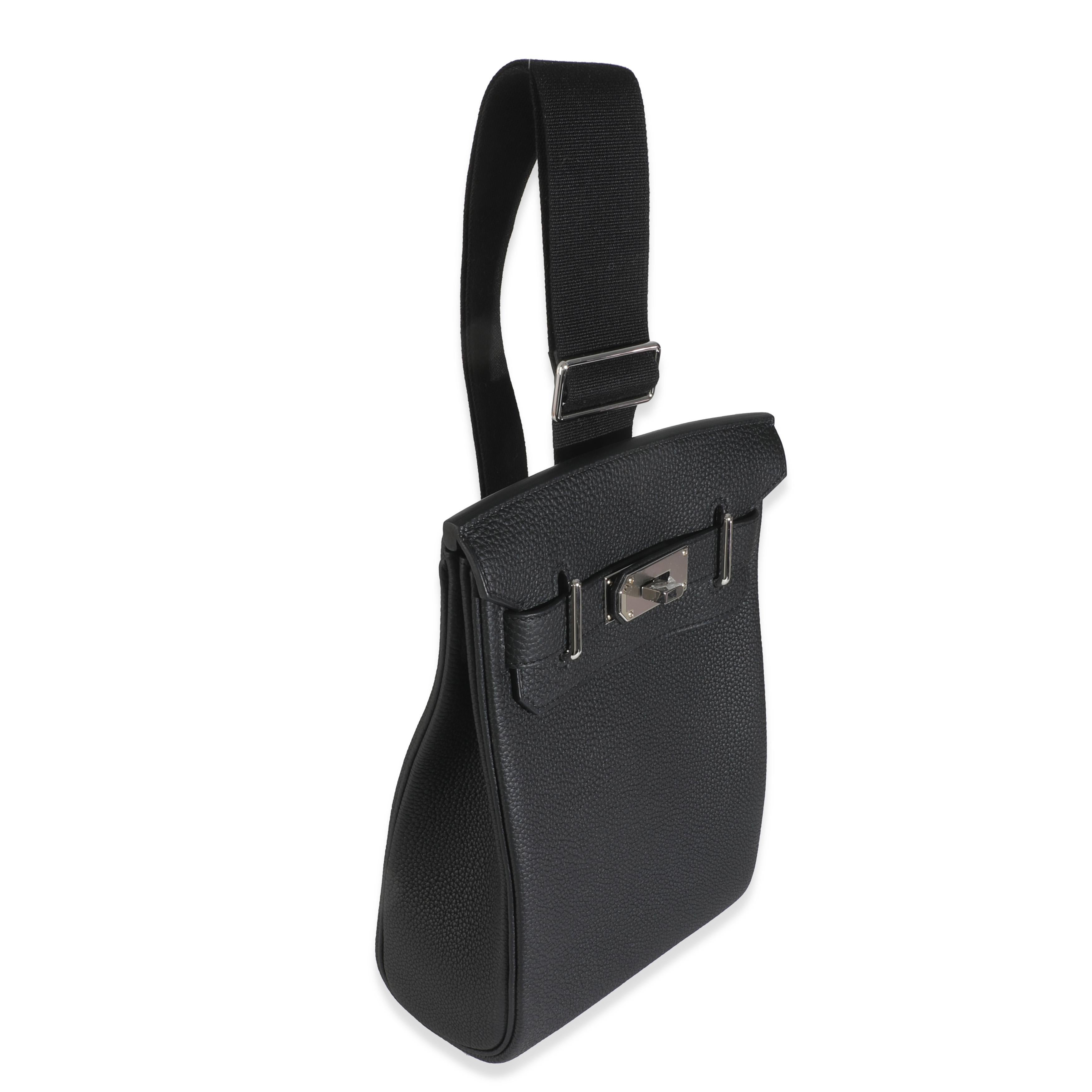 Listing Title : Hermès Black Togo Hac A Dos PM Backpack PHW
SKU : Z145373
Condit : Usagé 
État du sac à main : Etat impeccable
Commentaires sur l'état : L'article ne présente aucun signe d'usure.  Fermeture en plastique sur le devant. Vente