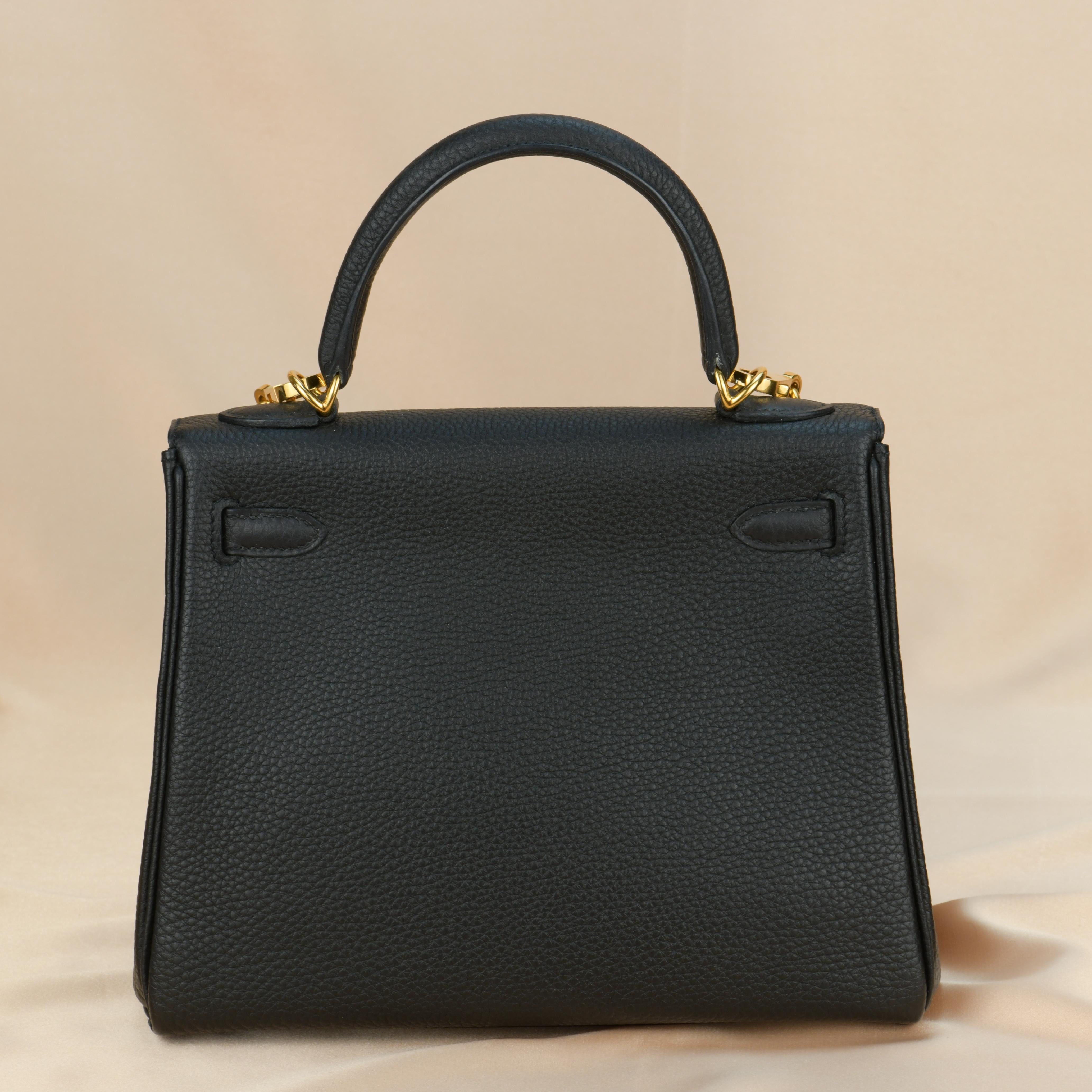 Hermes Black Togo Leather Gold Hardware Kelly 25 Bag 4