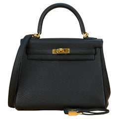 Hermes Schwarz Togo Leder Gold Hardware Kelly 25 Tasche