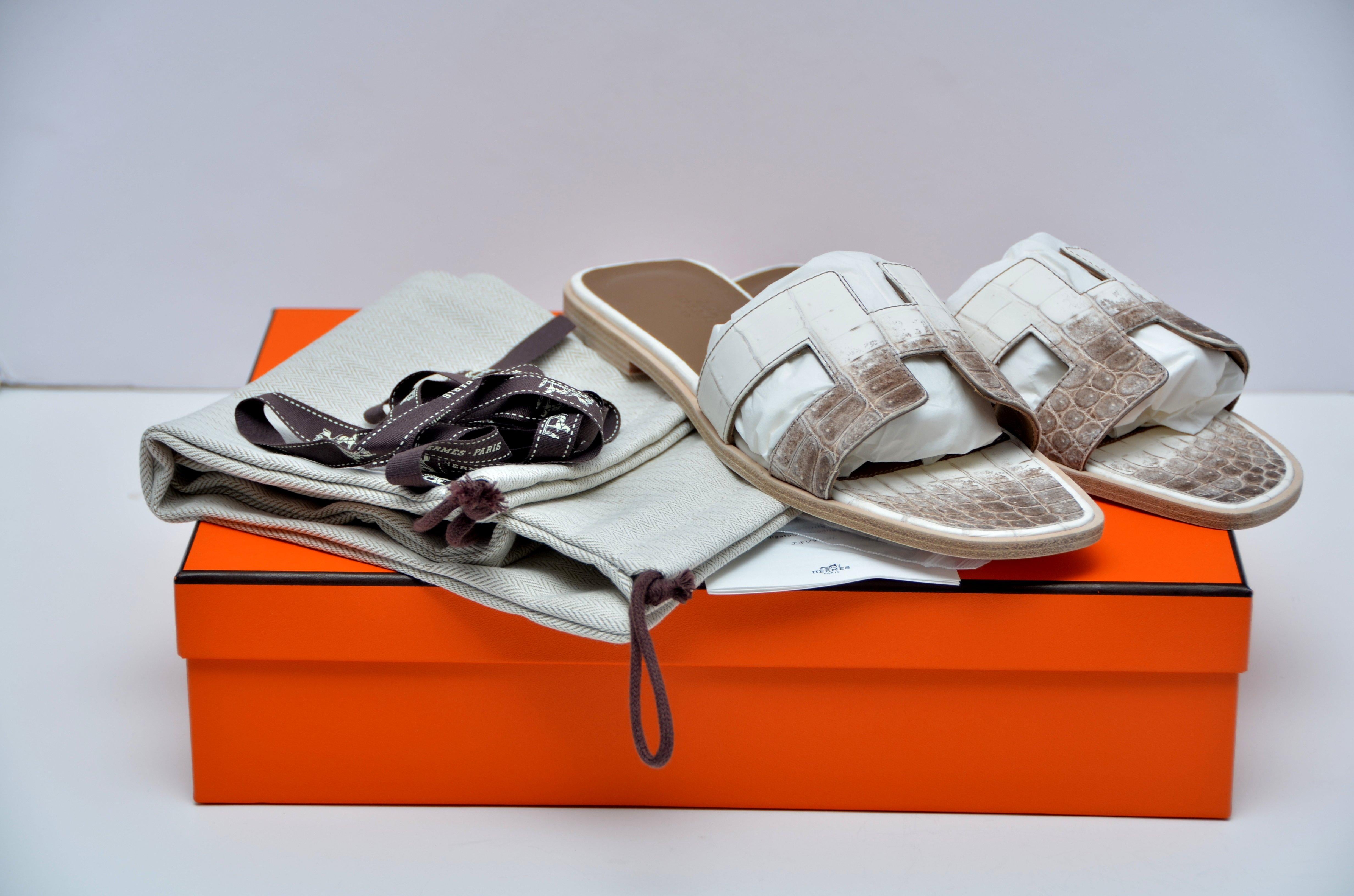 HERMES  Blanc/Noisette  Niloticus Crocodile Himalaya Oran  Sandals SZ 39 NEW For Sale 3