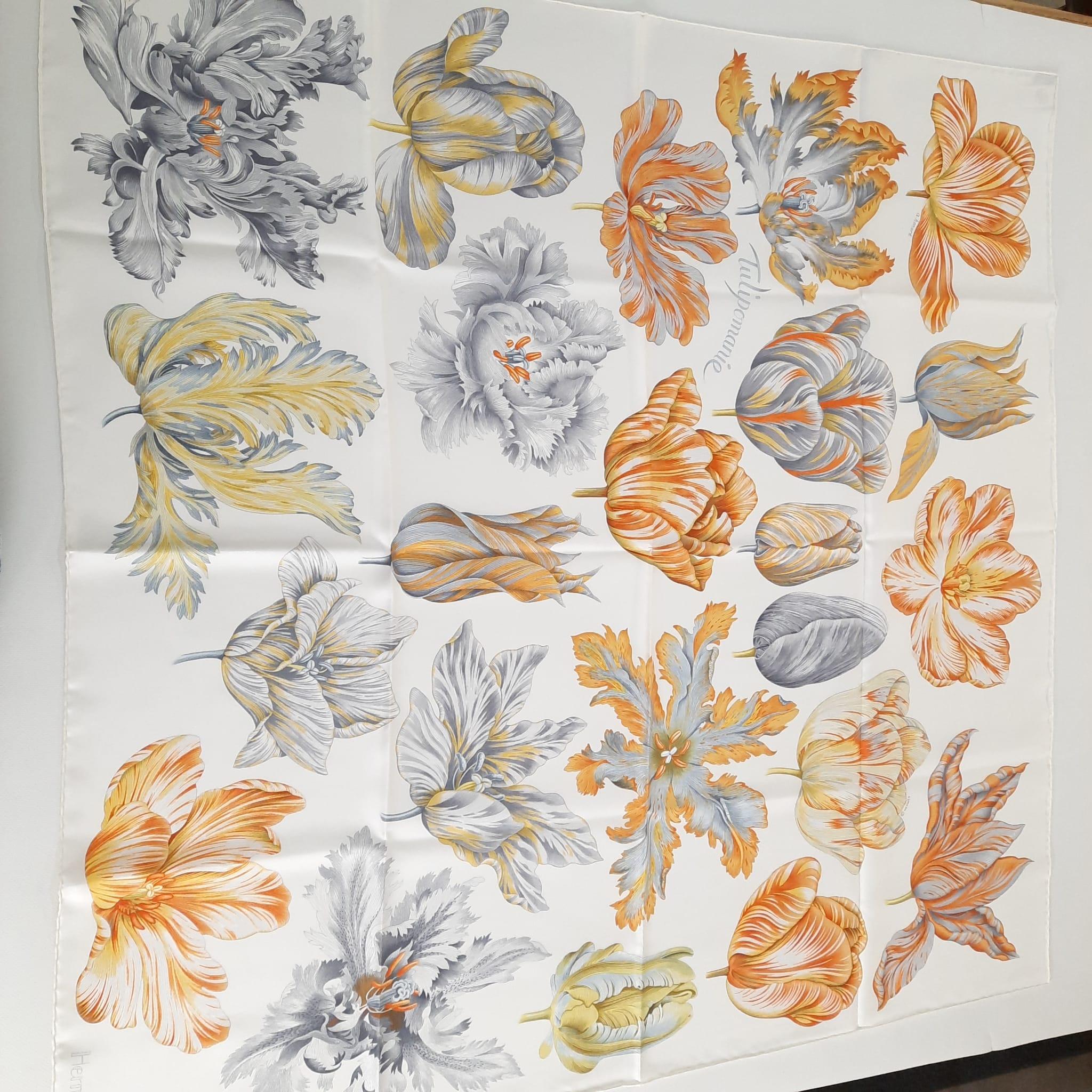 Hermes Blanc / Orange Cuit / Gris Tulipomanie scarf 90 In New Condition In Nicosia, CY