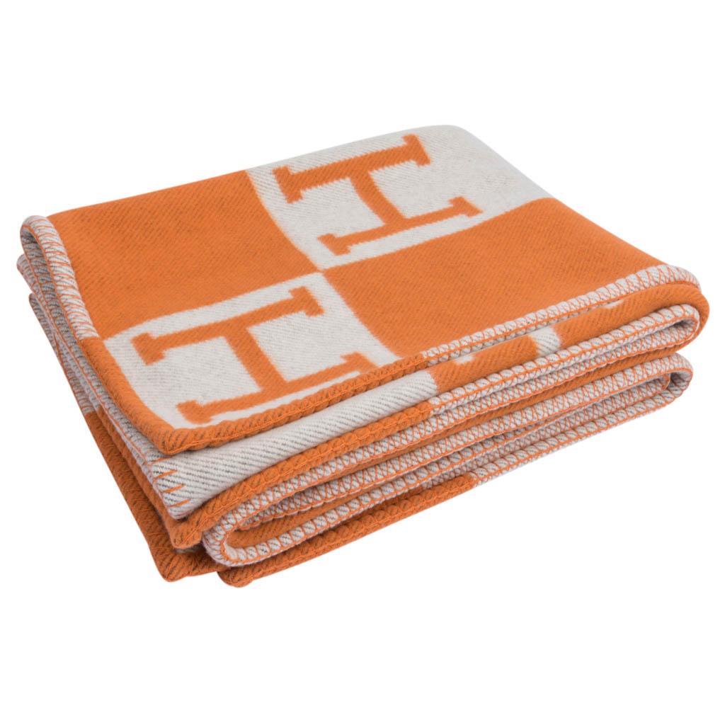 Hermes Blanket Avalon I Signature H Orange Throw Blanket New In New Condition In Miami, FL