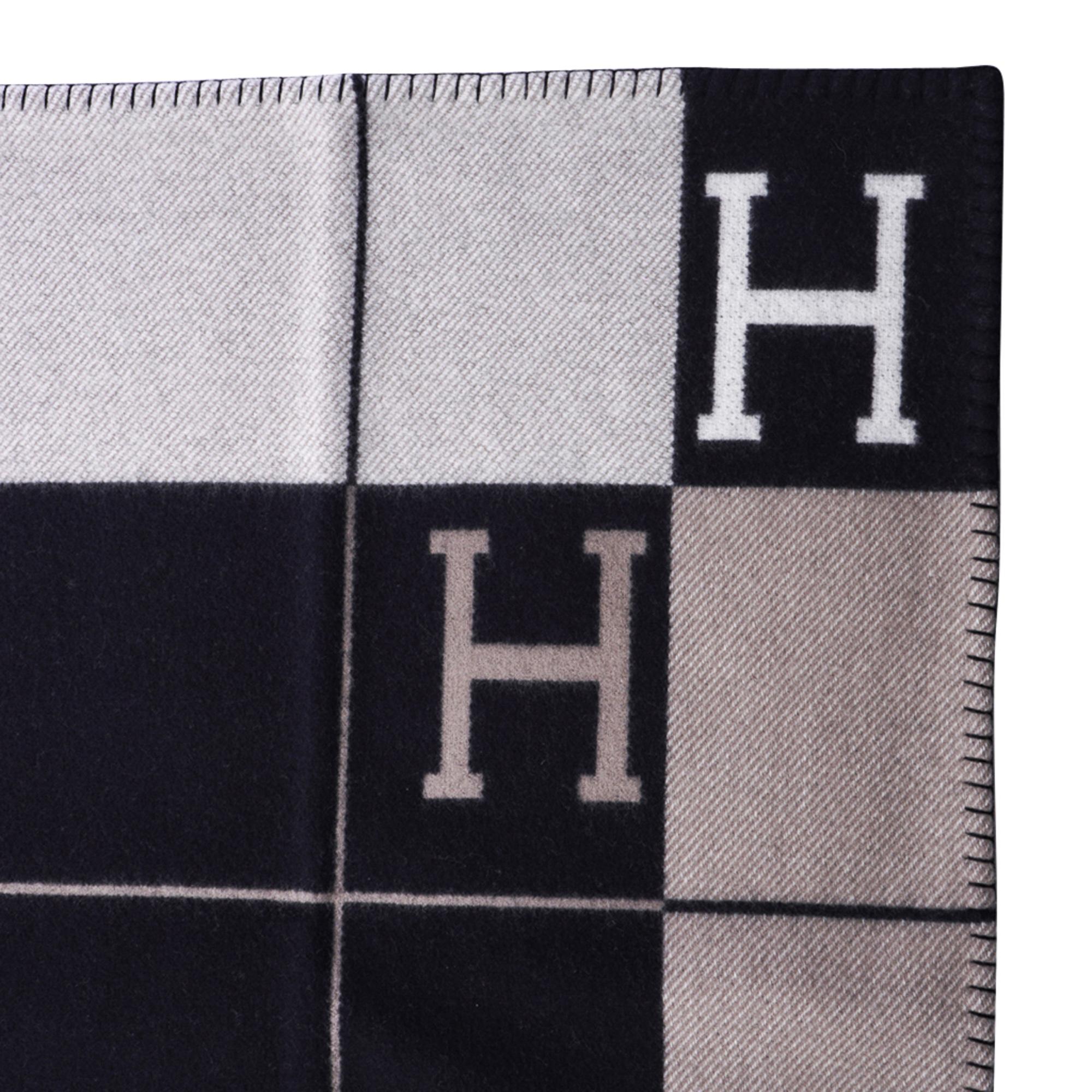 Hermes Blanket Avalon III Black/ Ecru Throw Blanket New For Sale 3