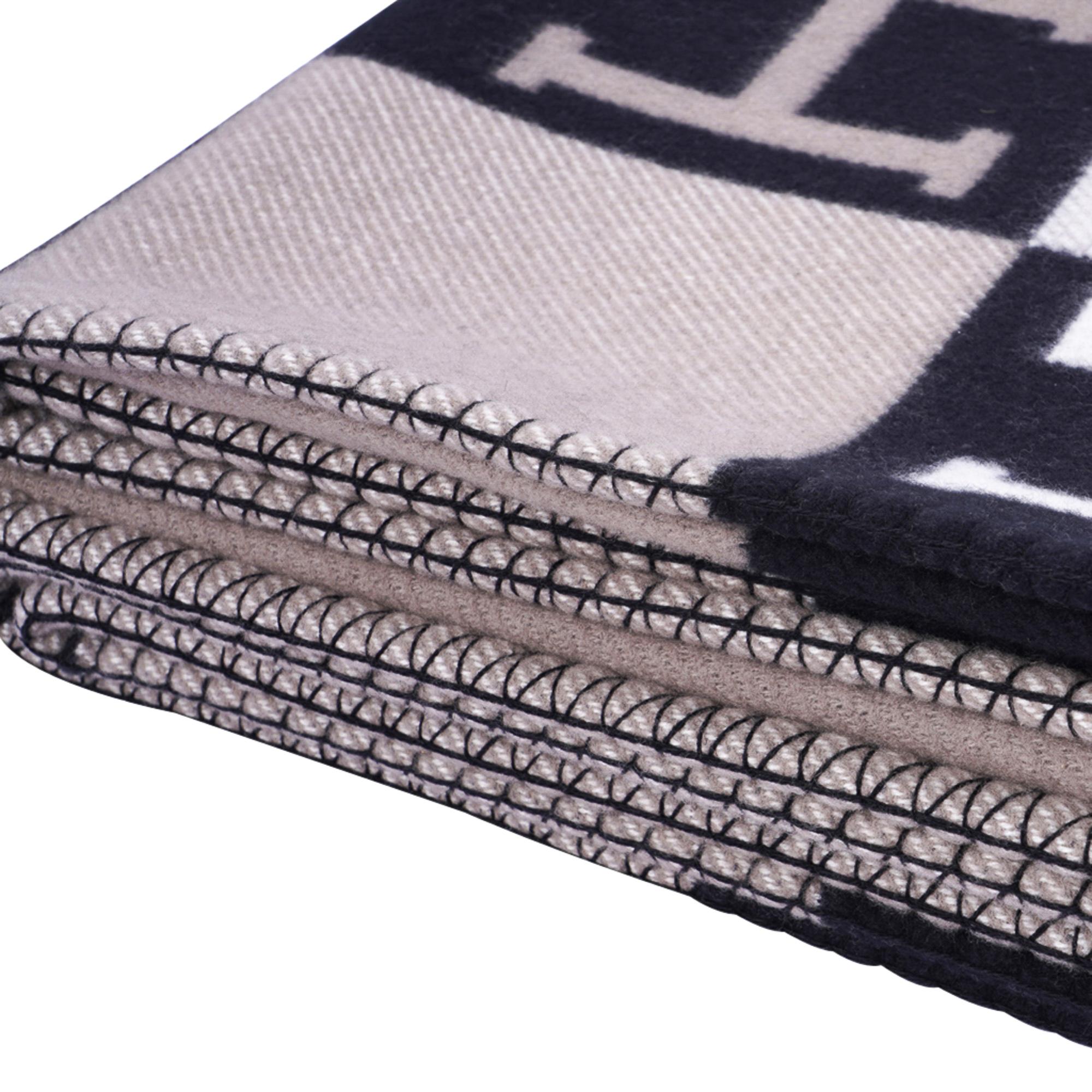Hermes Blanket Avalon III Black/ Ecru Throw Blanket New For Sale 1
