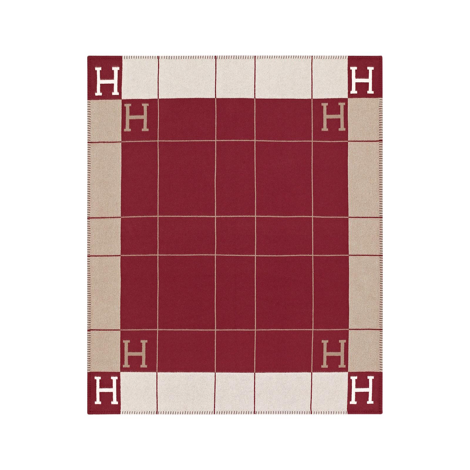 Mightychic offers an Hermes Avalon blanket featured in Rouge H.
Created from 90% Merino Wool and 10% cashmere and has whip stitch edges.
Comes with signature Hermes box.
New or Pristine Store Fresh Condition.
**Please see the matching throw pillow /