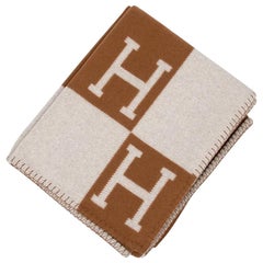 Hermes Blanket Avalon III Signature H Camel and Ecru Throw