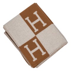 Hermes Blanket Avalon III Signature H Camel and Ecru Throw New