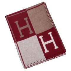 Hermes Blanket Avalon III Signature H Ecru and Rouge H Throw Blanket New