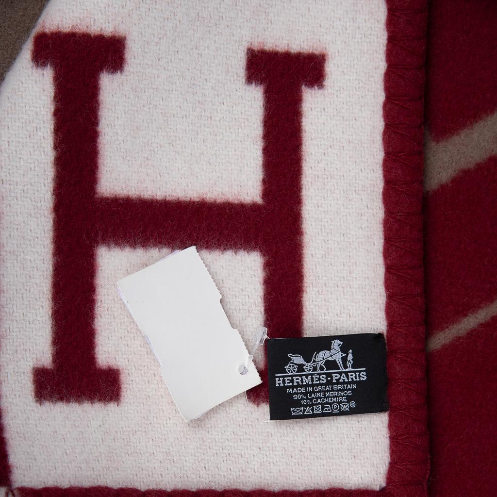 Hermes Blanket Avalon III Signature H Ecru and Rouge H Throw Blanket New w/Box 1