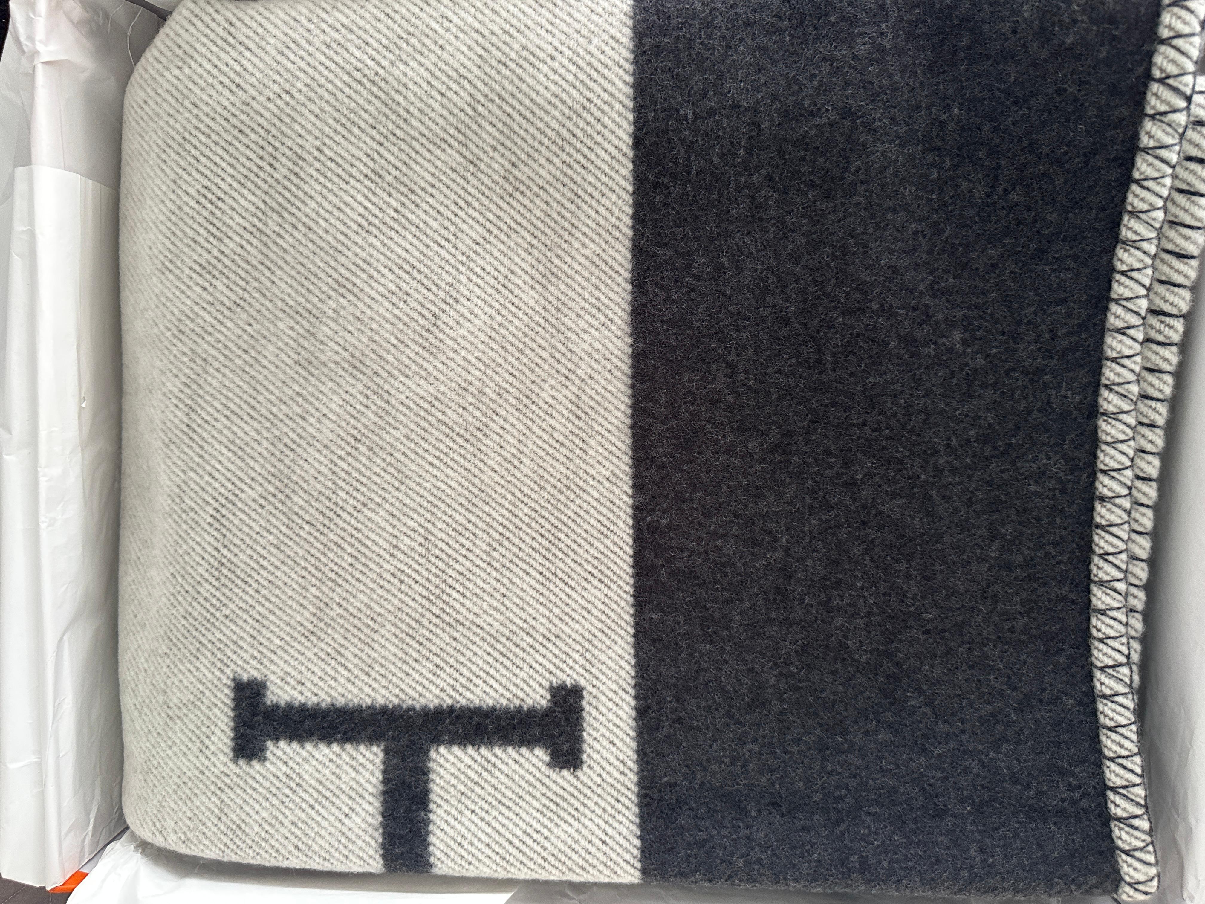 Hermes Blanket Avalon Throw Gris Fonce Ecru  Wool Cashmere 1