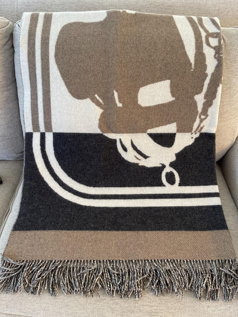 Hermes Brides de Gala
Color: Ecorce

Great for use on a Sofa, Chair, Sofa Bed Cover
Make your room a stand out

 
Hermes throw blanket (90% merino wool, 10% cashmere)So soft! Comfy
 
Designed by Hugo Grygkar
Soldout color combination
 

Approx