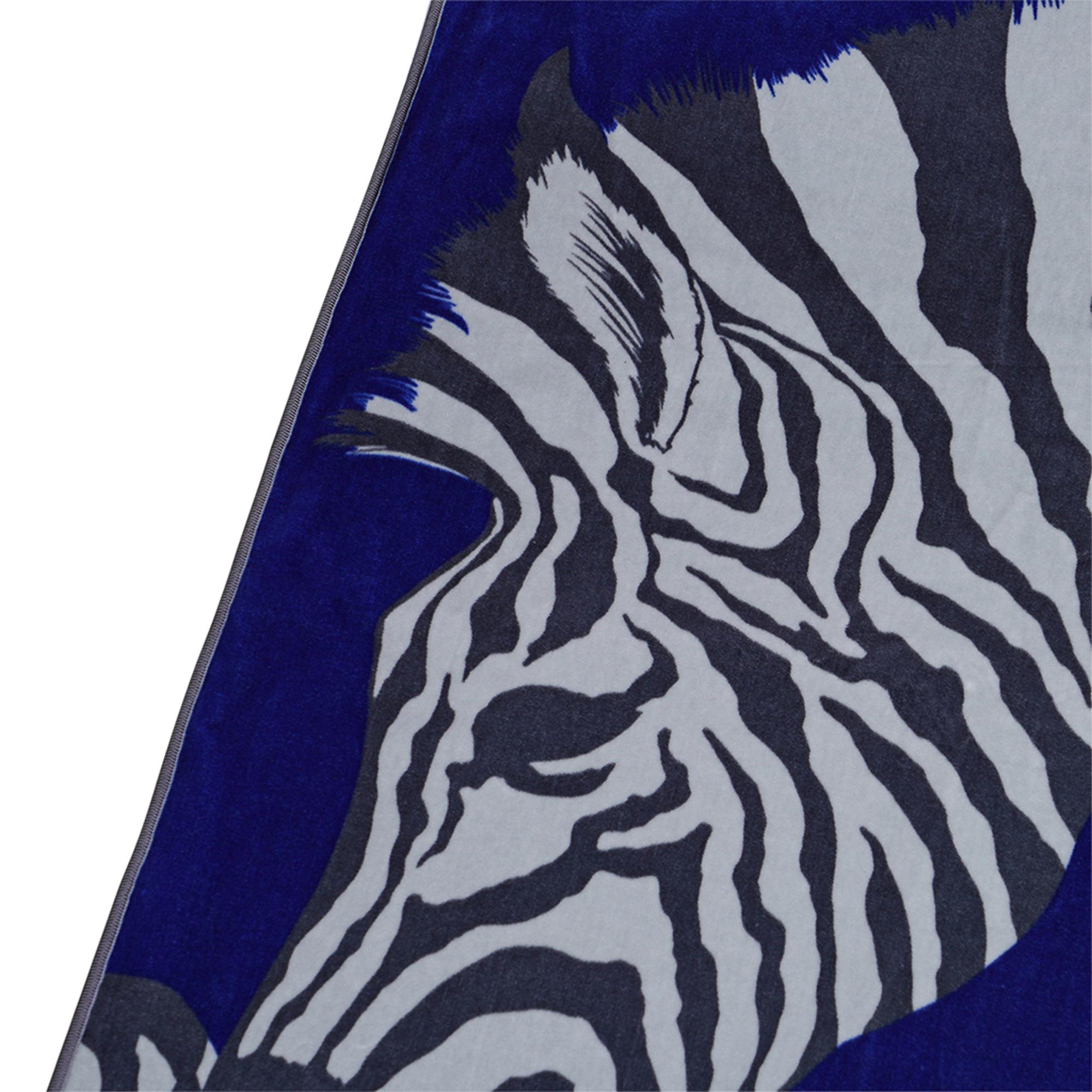 Mightychic offers an Hermes Jete de Canape Zebra Pegase blanket.
Designed by Alice Shirley.
Riche Blue and Grey with touches of rich greens.
This fabulous blanket is a chic addition to any room.
Fabric is Cotton and Modal.
New or Pristine Store