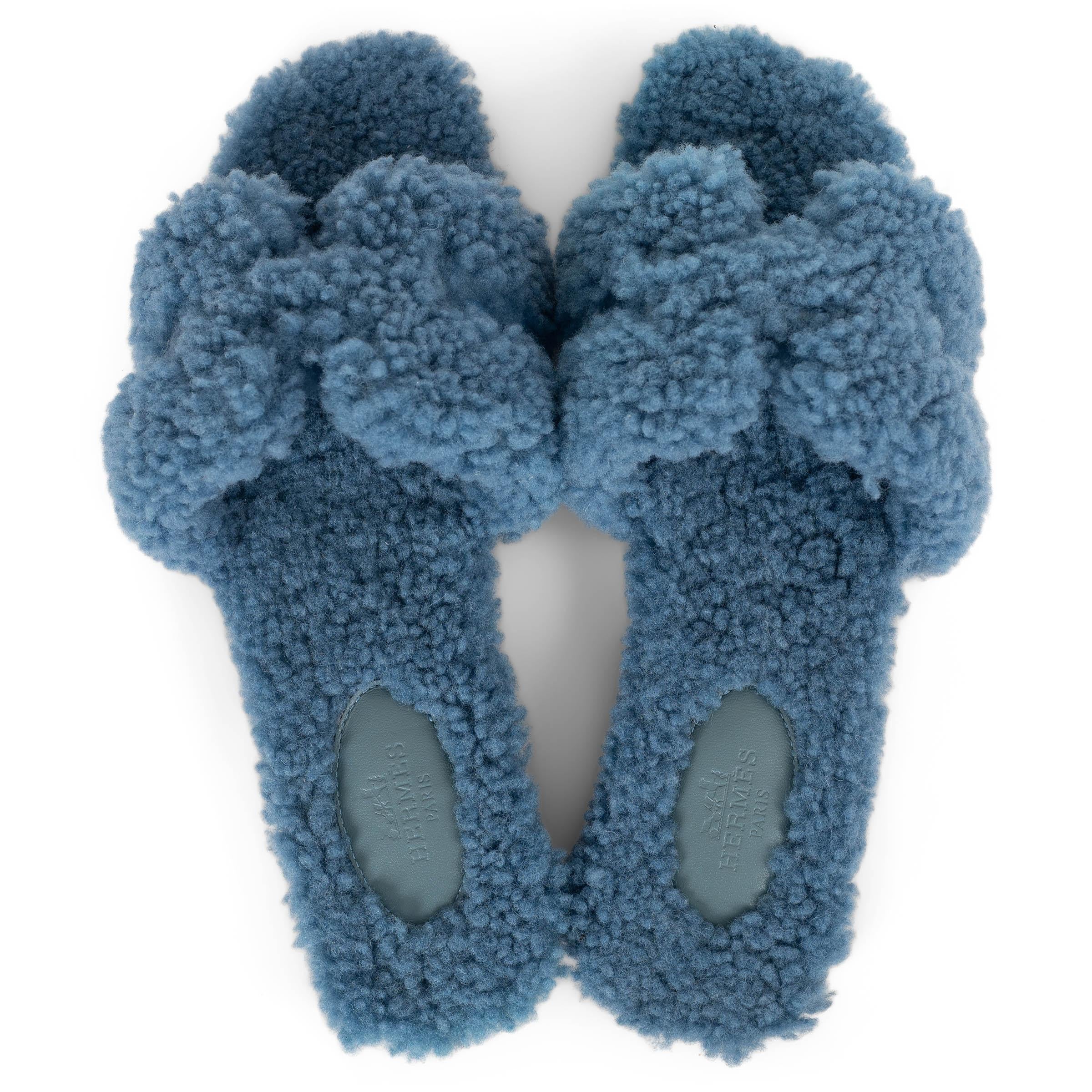 HERMES Bleu blaues Wollleder ORAN TEDDY Slide Sandalen Schuhe 38 Damen im Angebot