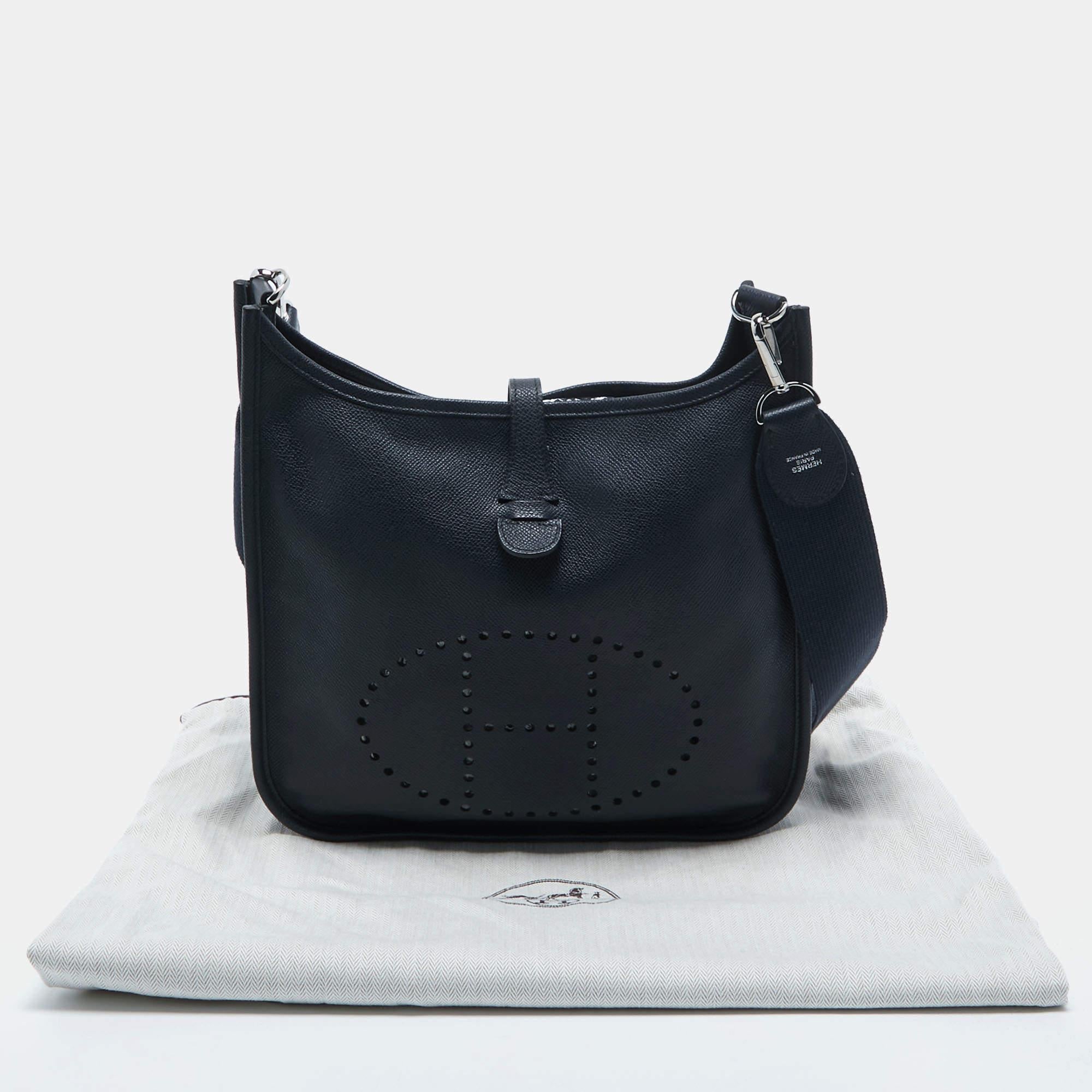 Hermès Bleu Buit Epsom Leather Evelyne III PM Bag en vente 11
