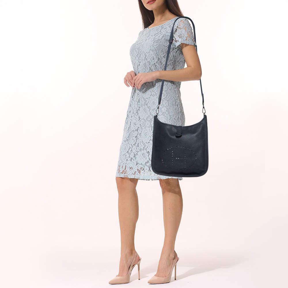 Hermès Bleu Buit Epsom Leather Evelyne III PM Bag In Excellent Condition For Sale In Dubai, Al Qouz 2