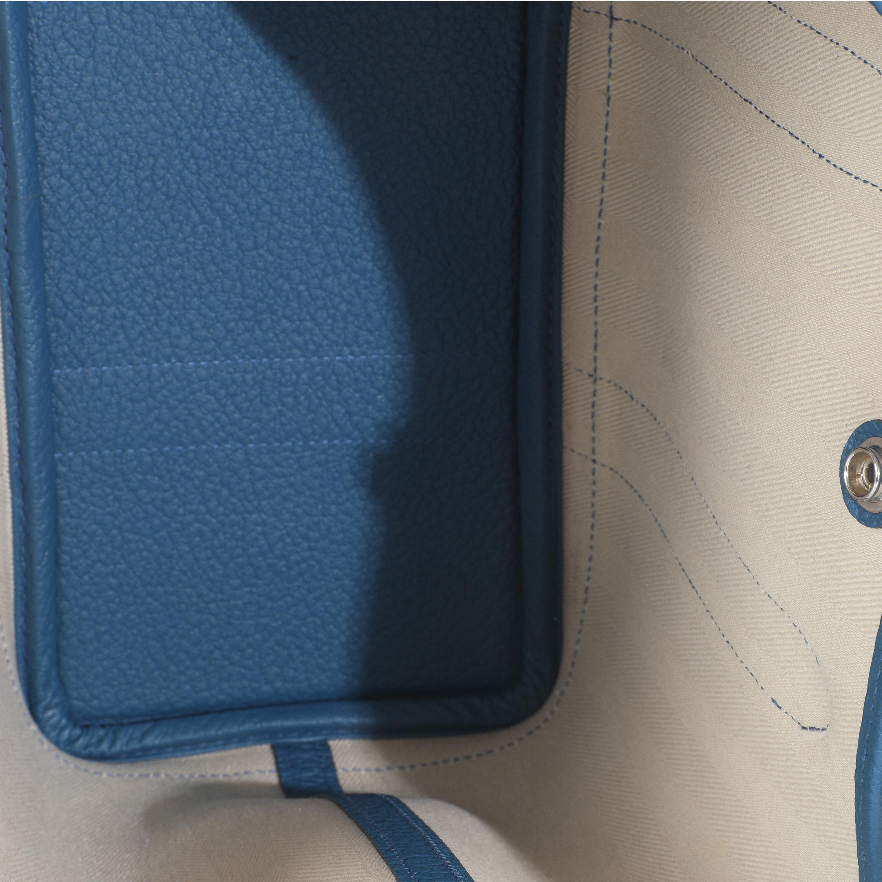 da uomo o donna Hermès Bleu France Negonda Ecru Canvas Garden Party 30 TPM in vendita