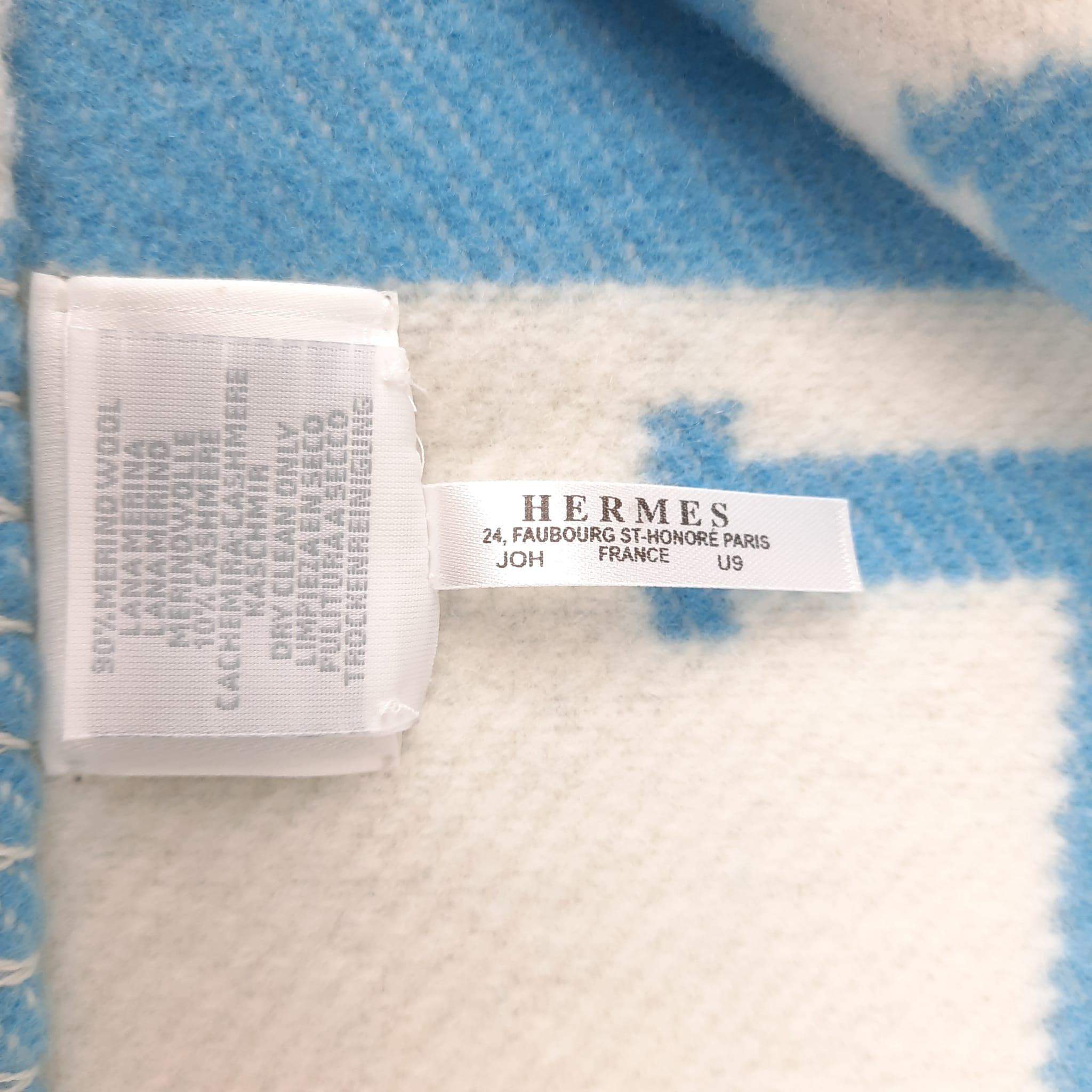 Hermes Bleu Genièvre / Blanc Avalon baby blanket In New Condition In Nicosia, CY
