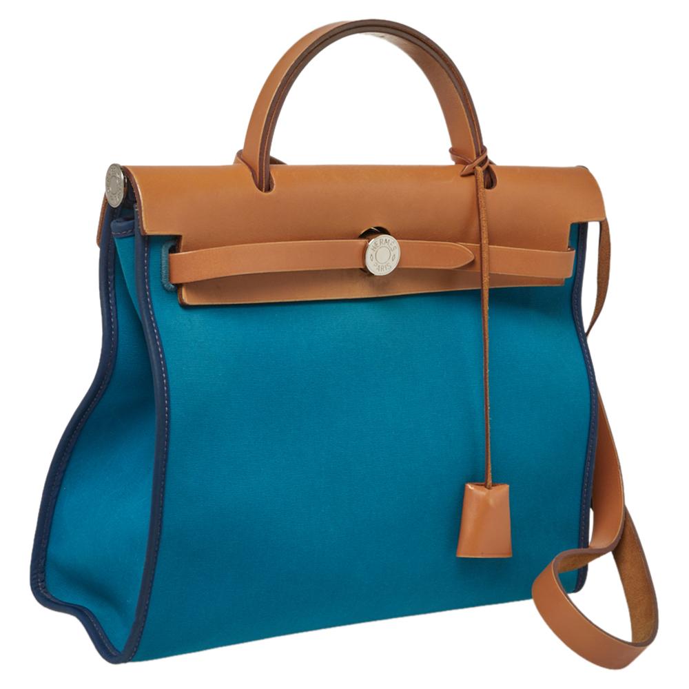 Hermes Bleu Izmir/Natural Canvas And Leather Herbag Zip 31 Bag In Good Condition In Dubai, Al Qouz 2