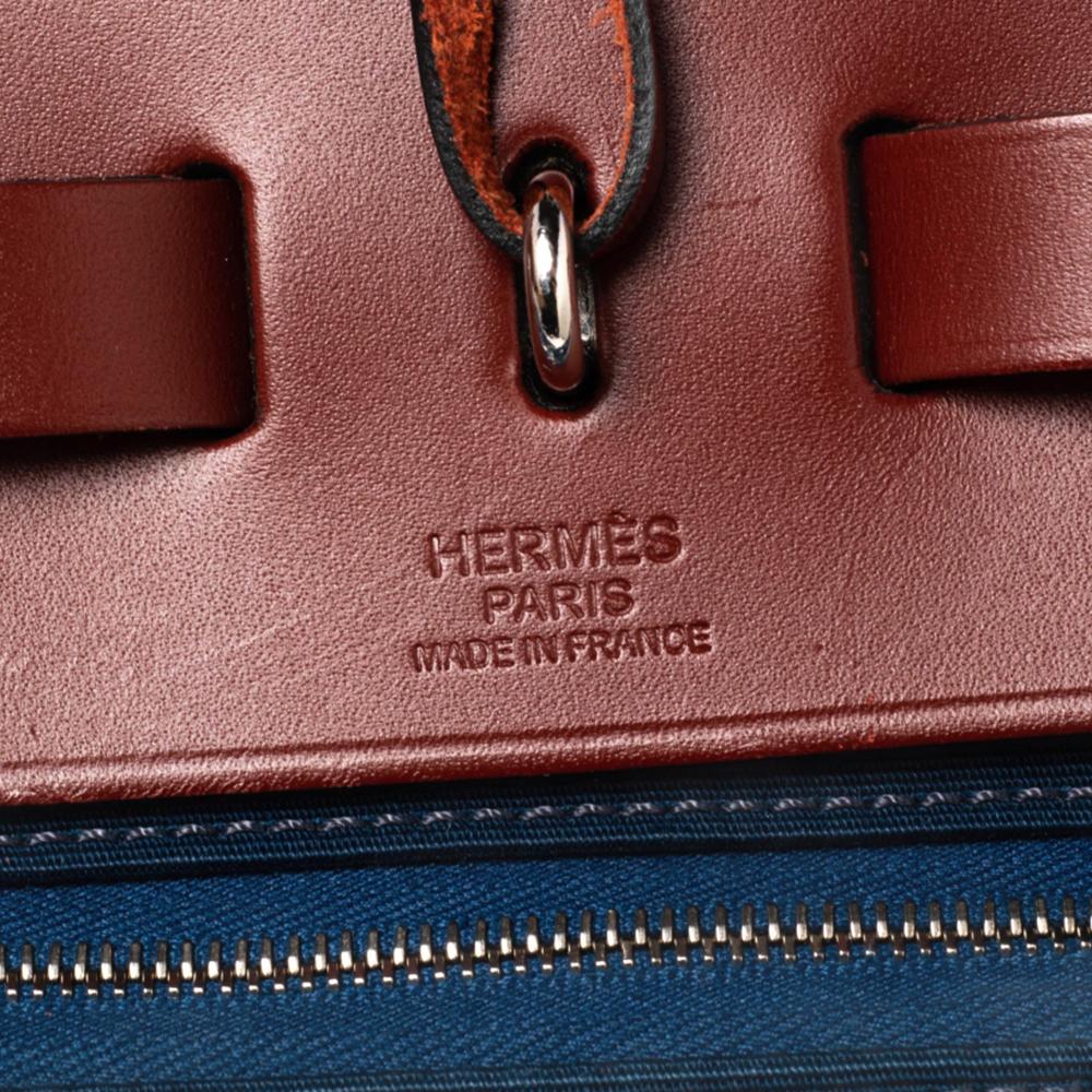Hermes Bleu Marine/Rouge H Canvas and Leather Herbag Zip 39 Bag In Good Condition In Dubai, Al Qouz 2