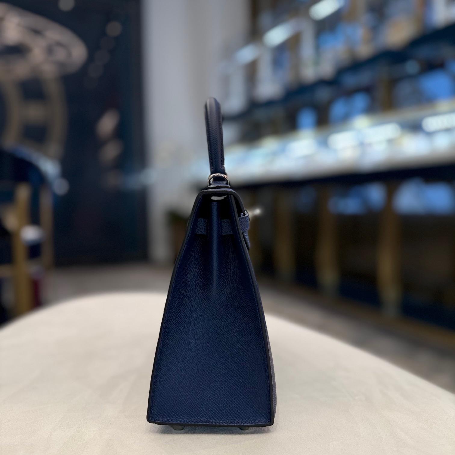 Hermès Bleu Navy Kelly Sellier 25 Epsom Palladium Hardware In New Condition For Sale In New York, NY
