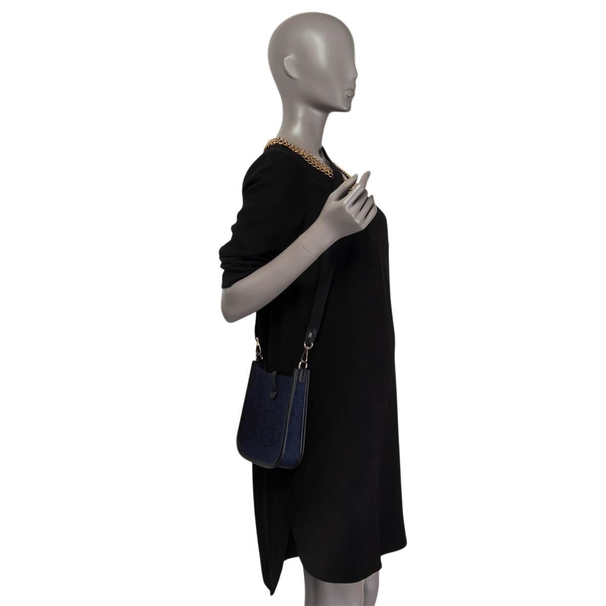 Women's HERMES Bleu Nuit / Noir EVELYNE 16 TPM AMAZONE FEUTRE / Swift Crossbody Bag