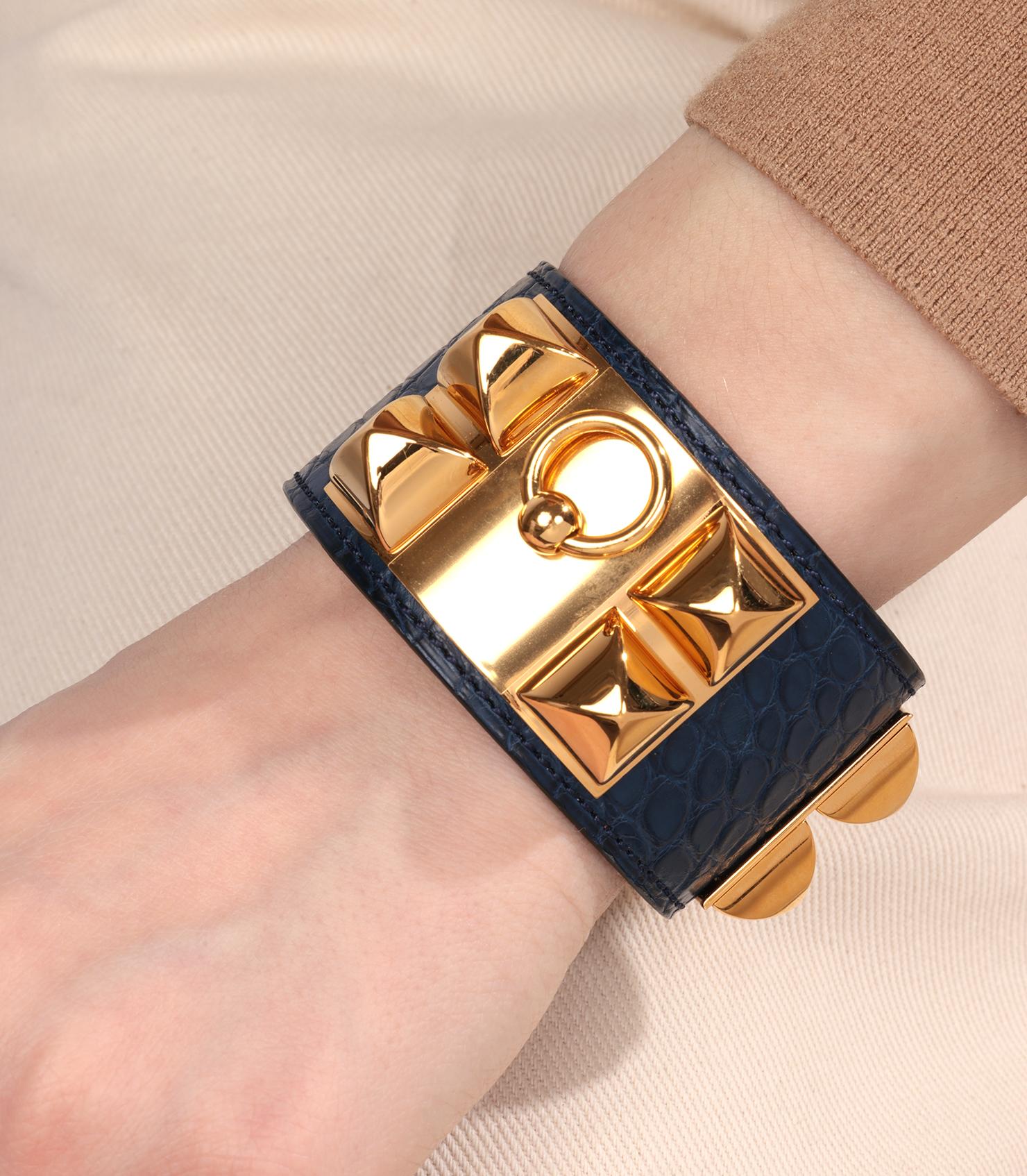 Brand Hermès
Model Collier De Chien
Product Type Bracelet
Serial Number S
Age Circa 2015
Accompanied By Hermès Dust Bag
Material(s) Gold Tone Plated
Bracelet Length 16.5cm
Bracelet Width 40mm
Condition Rating Very Good
Condition Notes An item rated