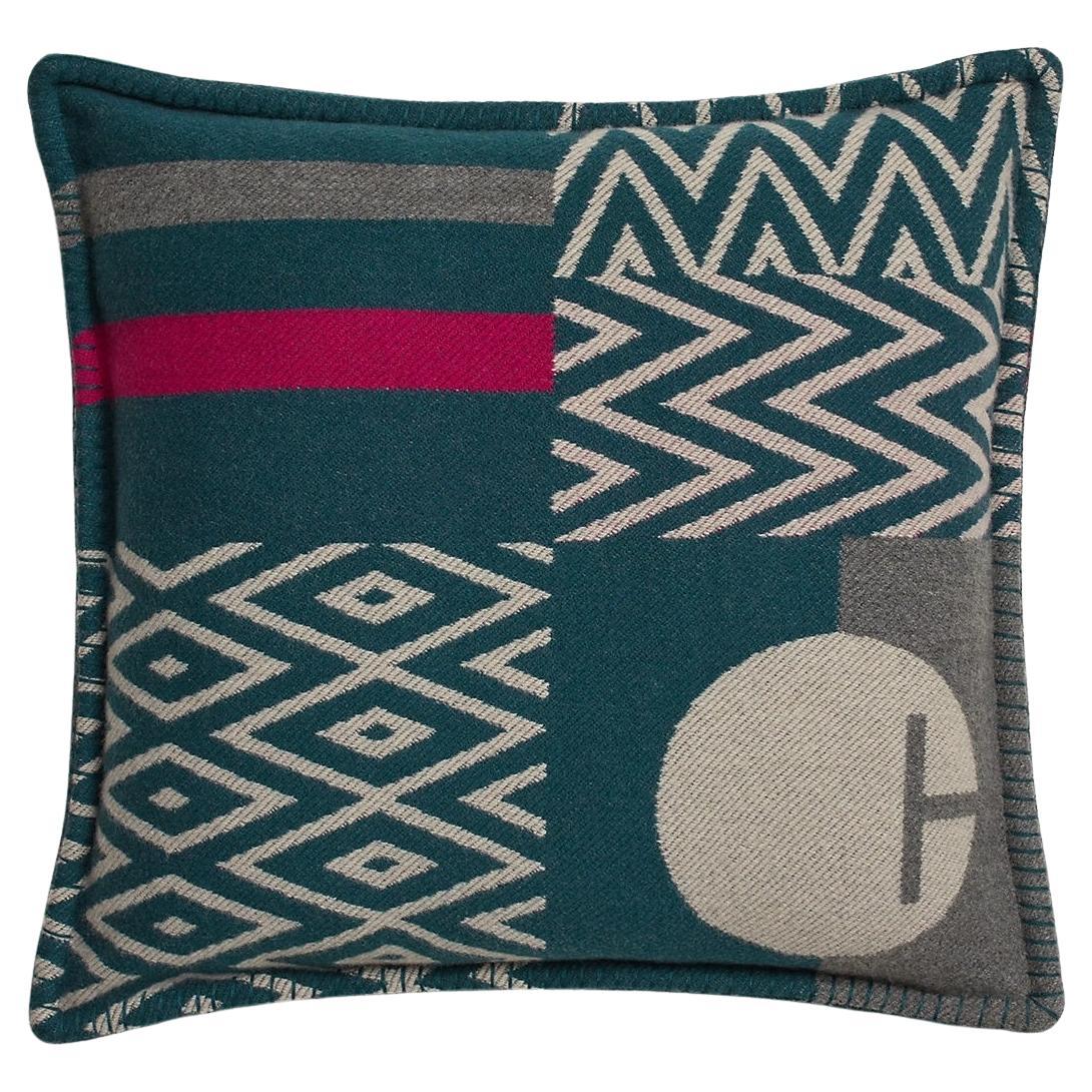 Hermes Écru / Gris Foncé Avalon pillow, small model For Sale at 1stDibs