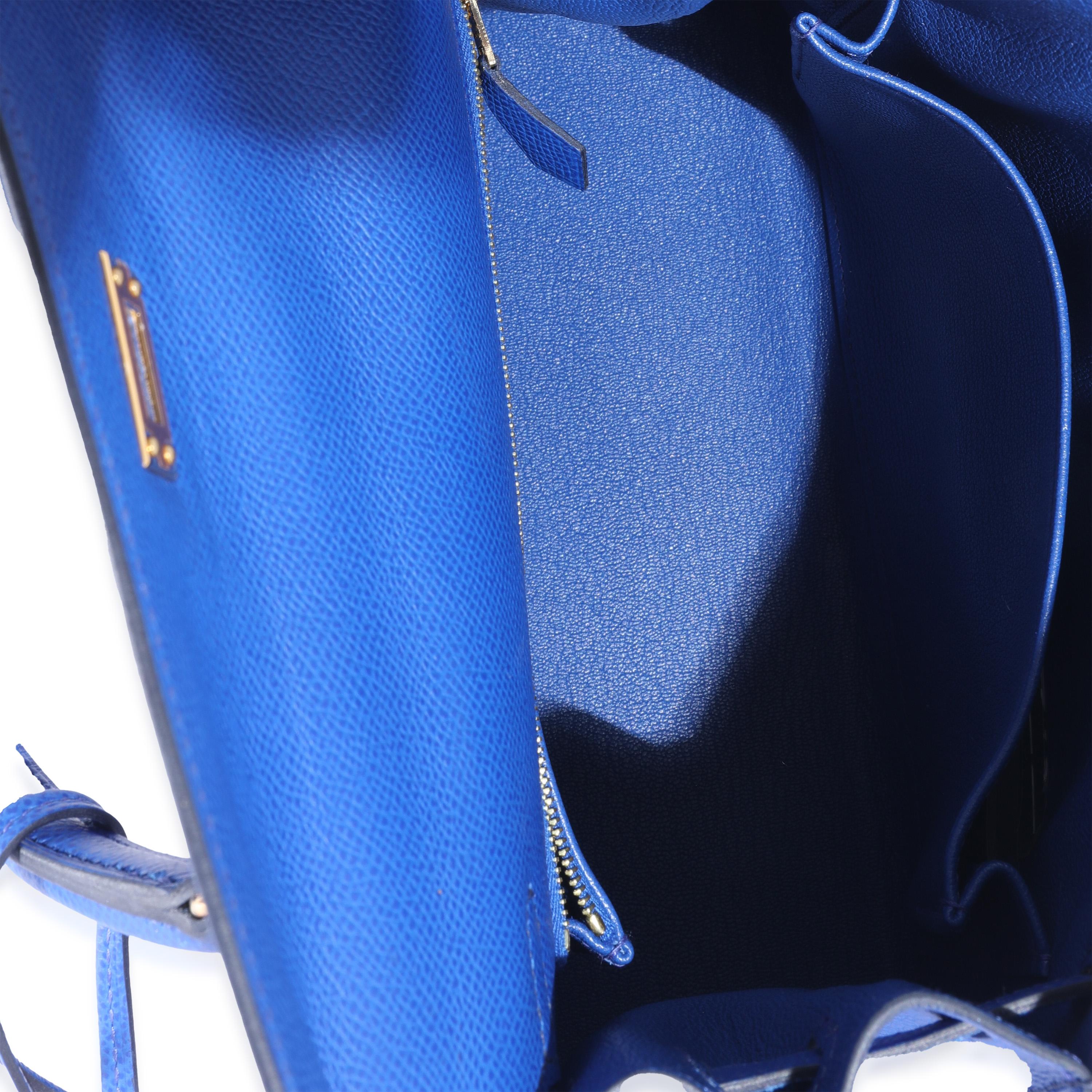 Título del anuncio: Hermès Bleu Royal Epsom Sellier Kelly 25 GHW
SKU: M145586
Estado: Seminuevo 
Descripción del estado: Oficialmente rebautizado en 1977, el bolso Kelly de Hermès se llamaba originalmente Sac à Dépêches (que se traduce como 