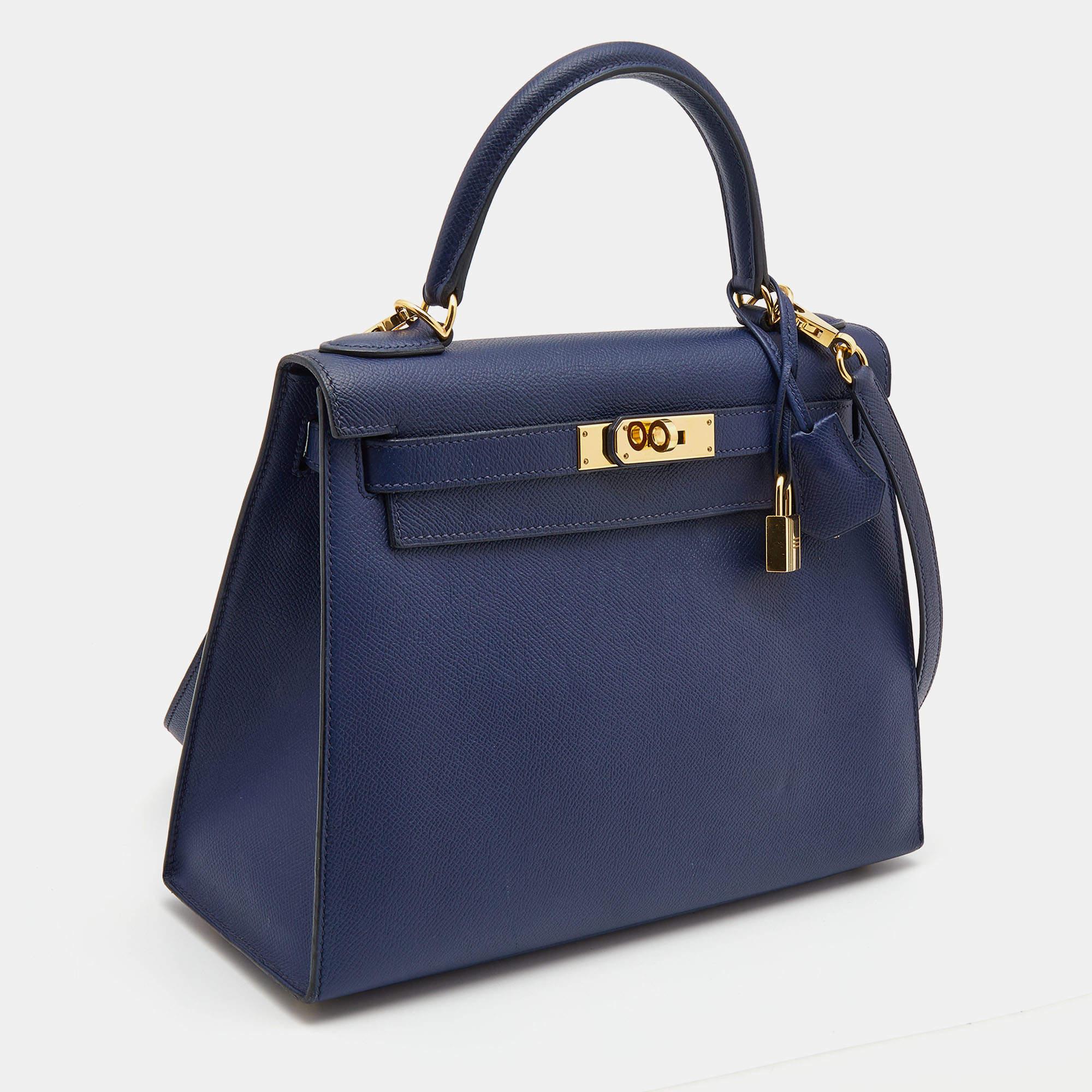 Hermes Bleu Saphir Epsom Leather Gold Finish Kelly Sellier 28 Bag In Good Condition In Dubai, Al Qouz 2
